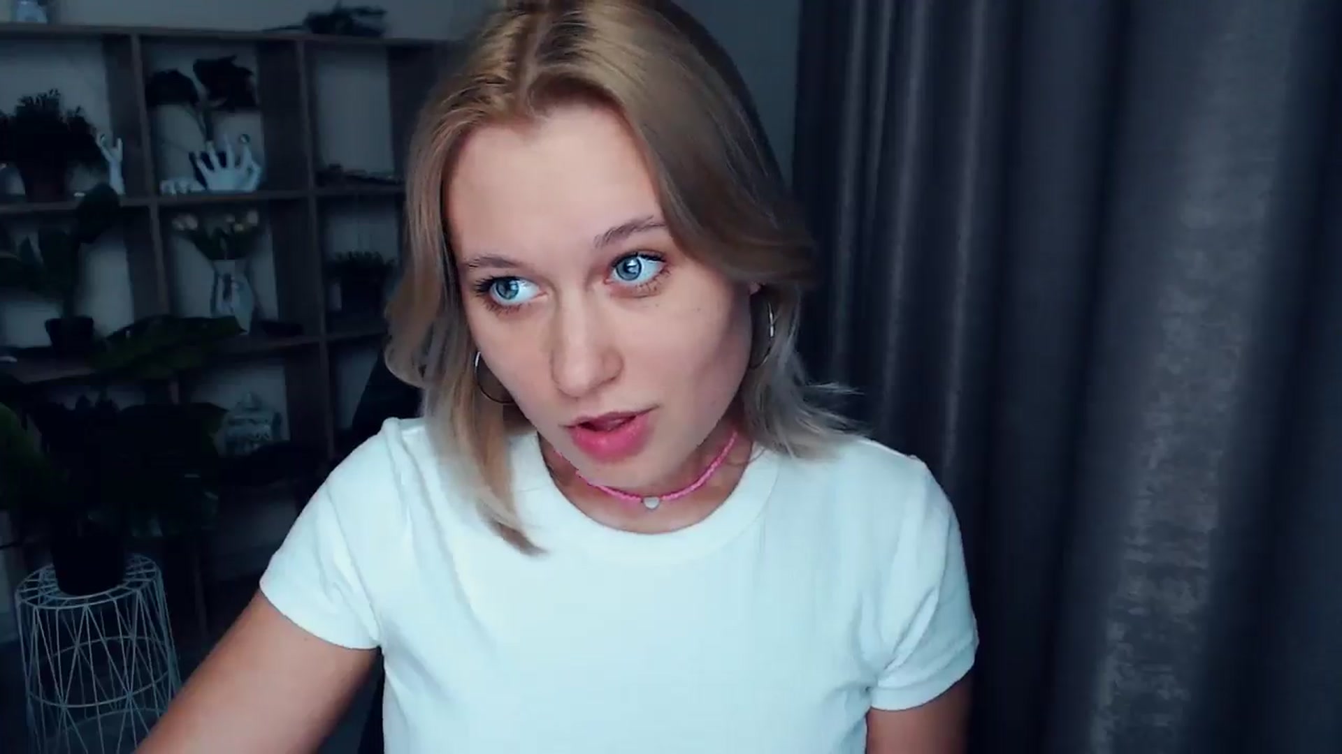 Gallery image thumbnail from Kukla_kolduna's myfreecams stream on, 03/20/2025, 18:51 image 19 of 20