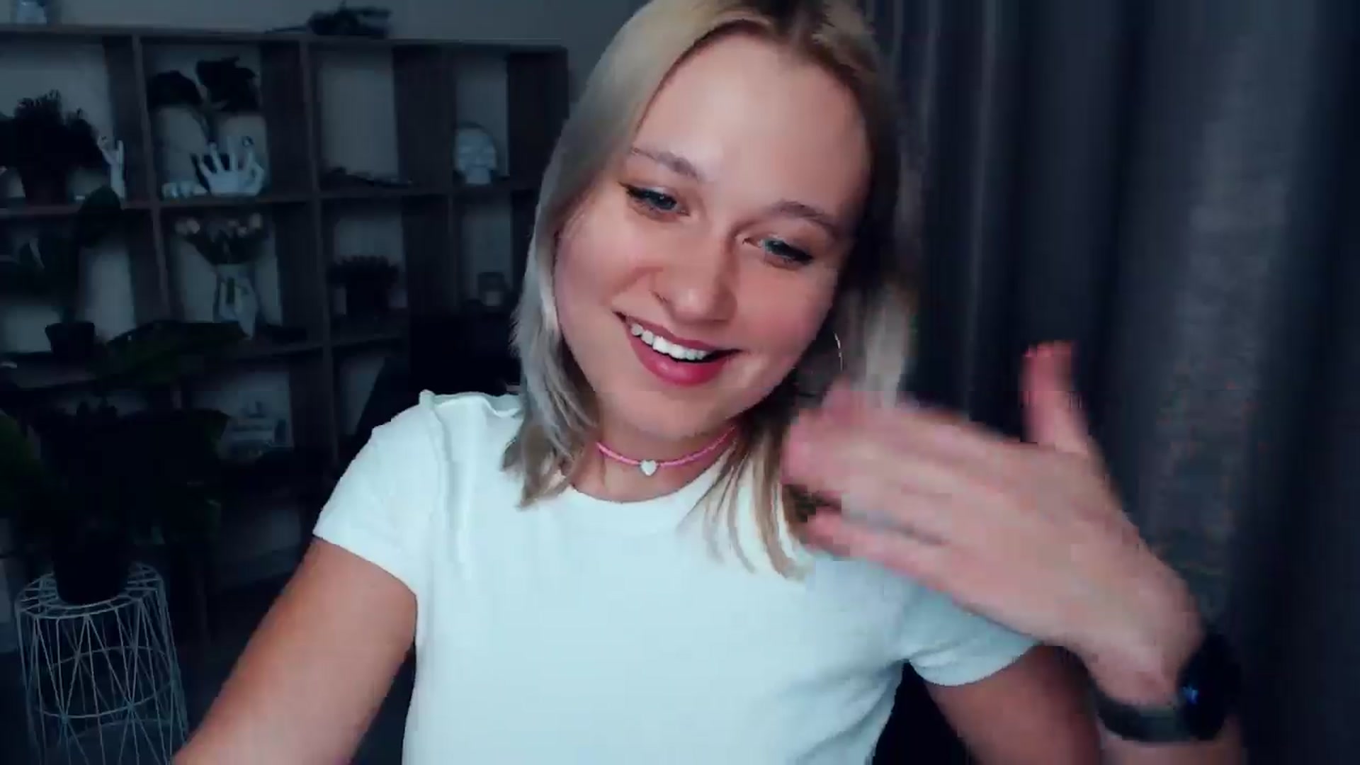 Gallery image thumbnail from Kukla_kolduna's myfreecams stream on, 03/20/2025, 18:51 image 14 of 20