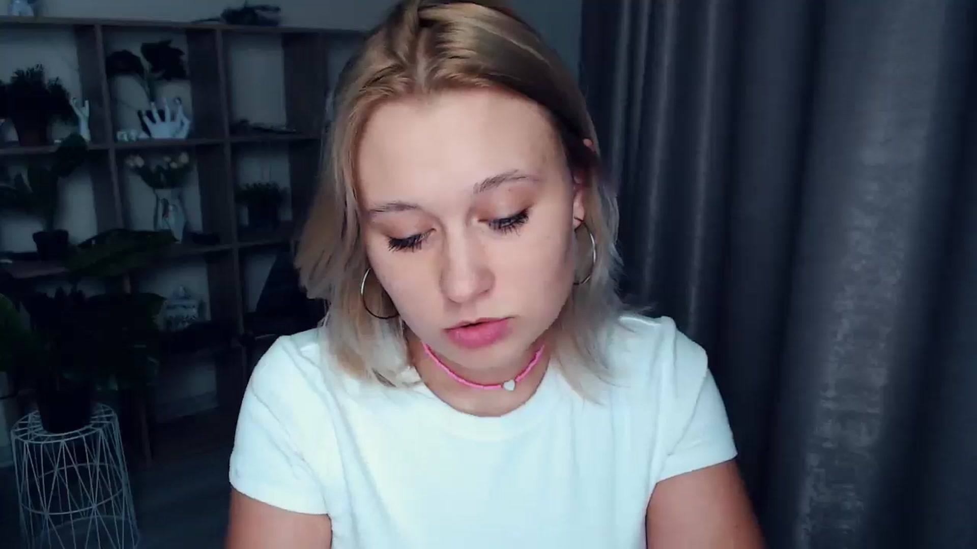 Gallery image thumbnail from Kukla_kolduna's myfreecams stream on, 03/20/2025, 18:51 image 18 of 20