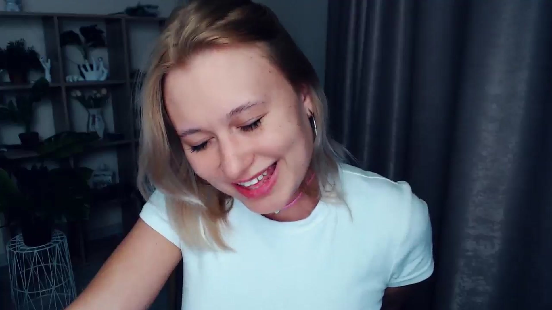 Gallery image thumbnail from Kukla_kolduna's myfreecams stream on, 03/20/2025, 18:51 image 8 of 20