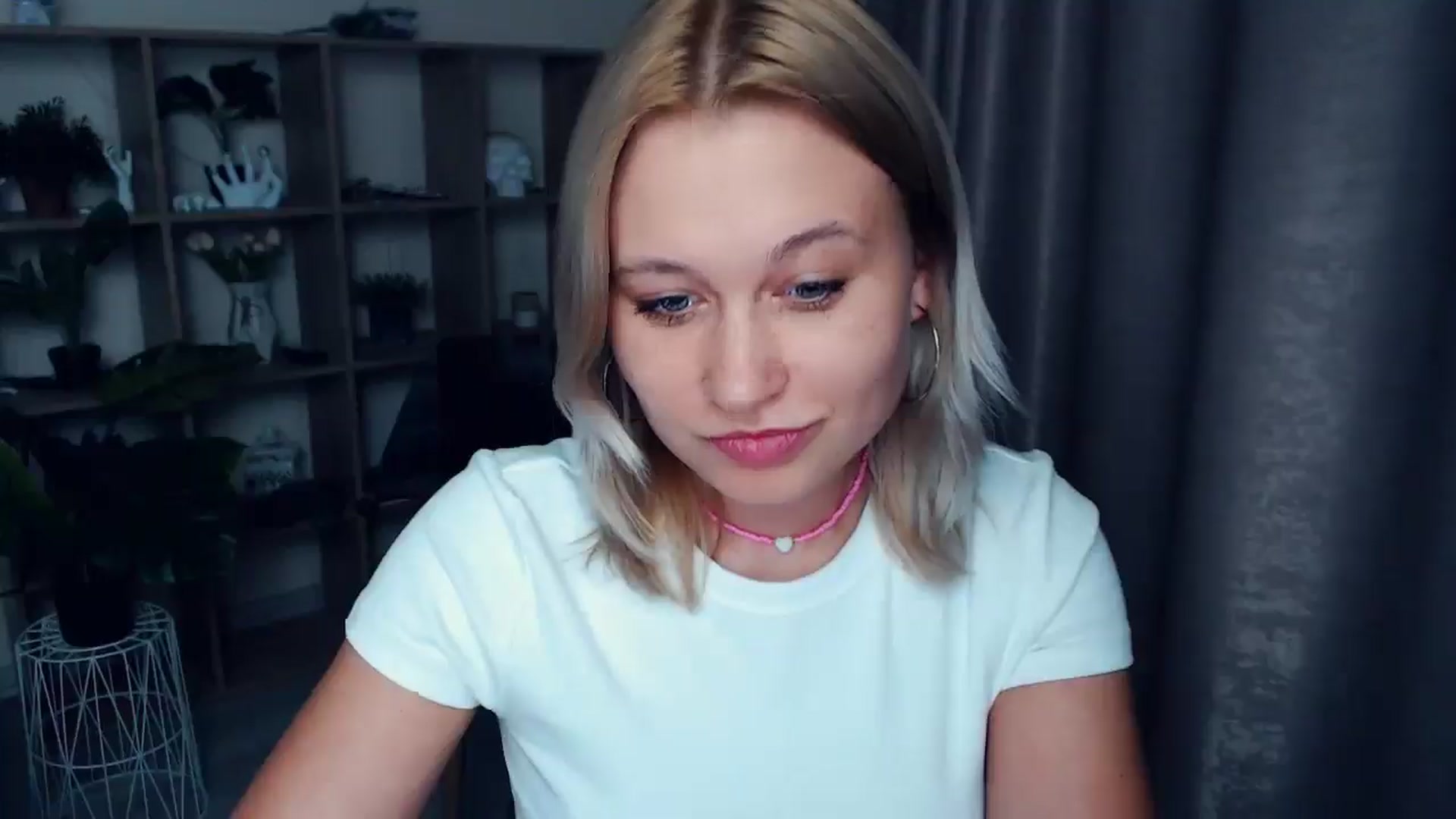 Gallery image thumbnail from Kukla_kolduna's myfreecams stream on, 03/20/2025, 18:51 image 11 of 20