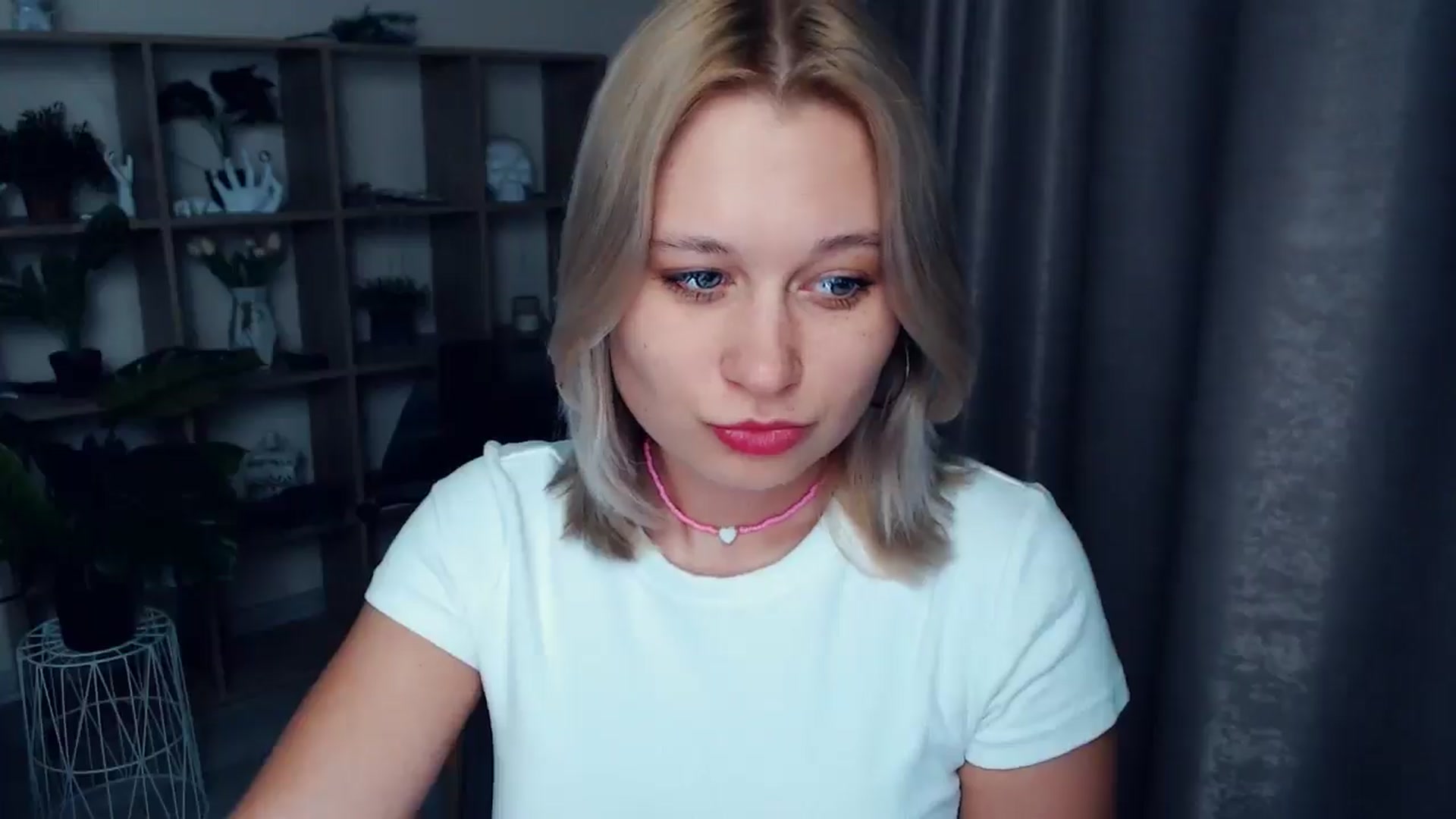 Gallery image thumbnail from Kukla_kolduna's myfreecams stream on, 03/20/2025, 18:51 image 6 of 20