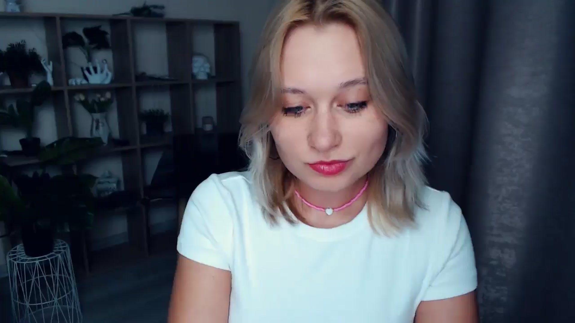 Gallery image thumbnail from Kukla_kolduna's myfreecams stream on, 03/20/2025, 18:51 image 5 of 20
