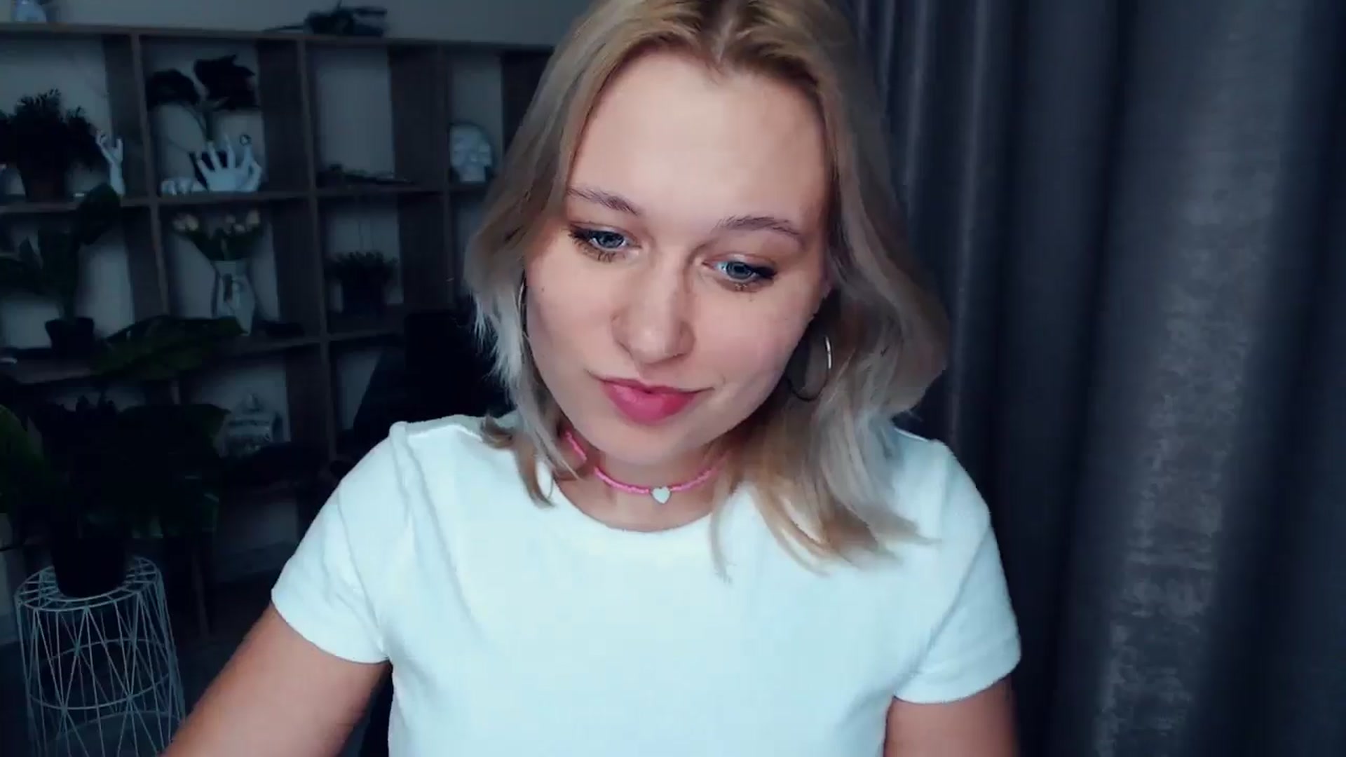 Gallery image thumbnail from Kukla_kolduna's myfreecams stream on, 03/20/2025, 18:51 image 20 of 20