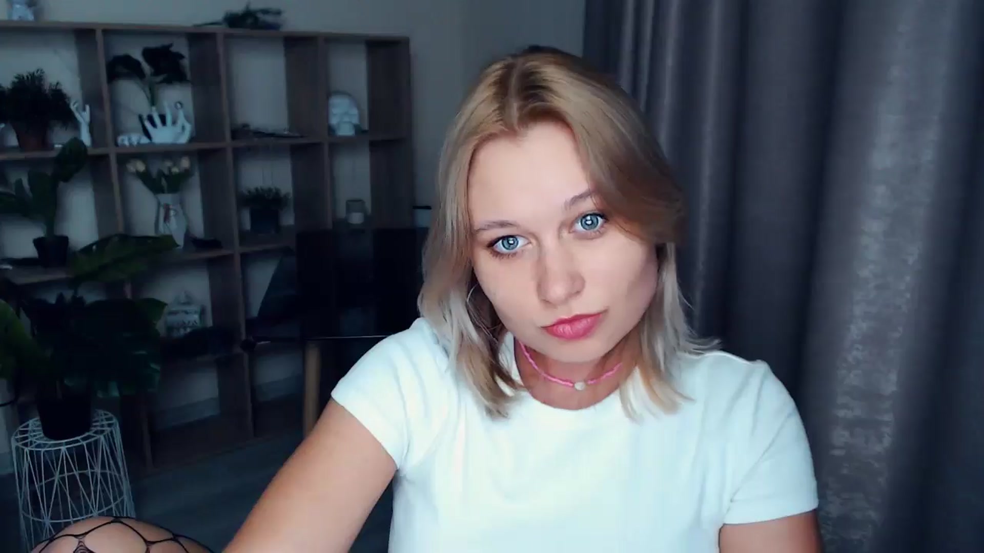 Gallery image thumbnail from Kukla_kolduna's myfreecams stream on, 03/20/2025, 18:51 image 4 of 20