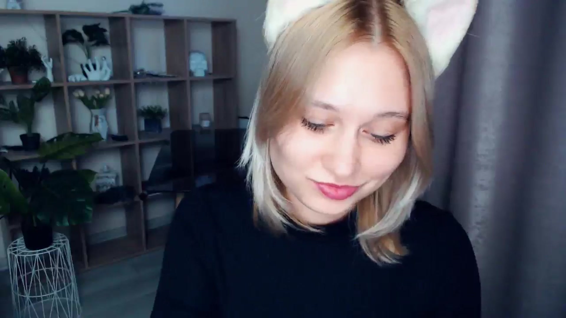 Gallery image thumbnail from Kukla_kolduna's myfreecams stream on, 03/21/2025, 16:26 image 15 of 20