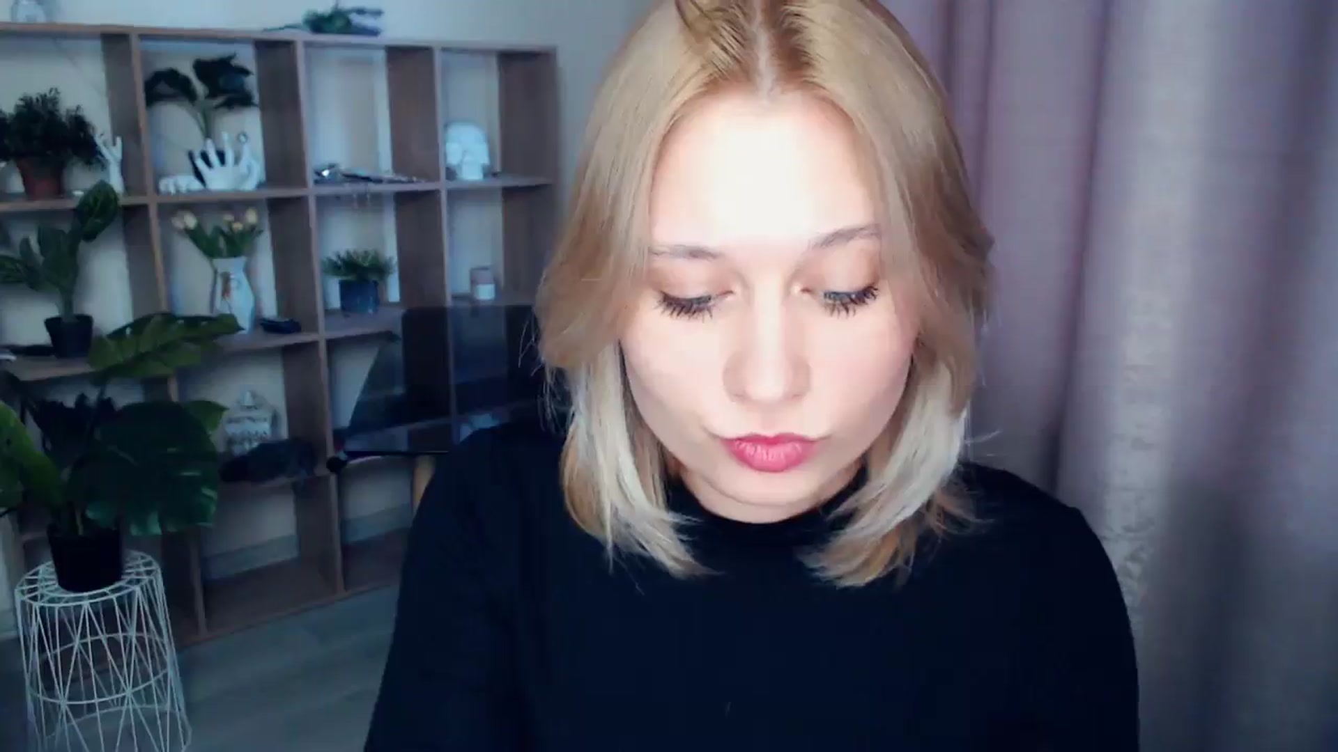 Gallery image thumbnail from Kukla_kolduna's myfreecams stream on, 03/21/2025, 16:26 image 5 of 20