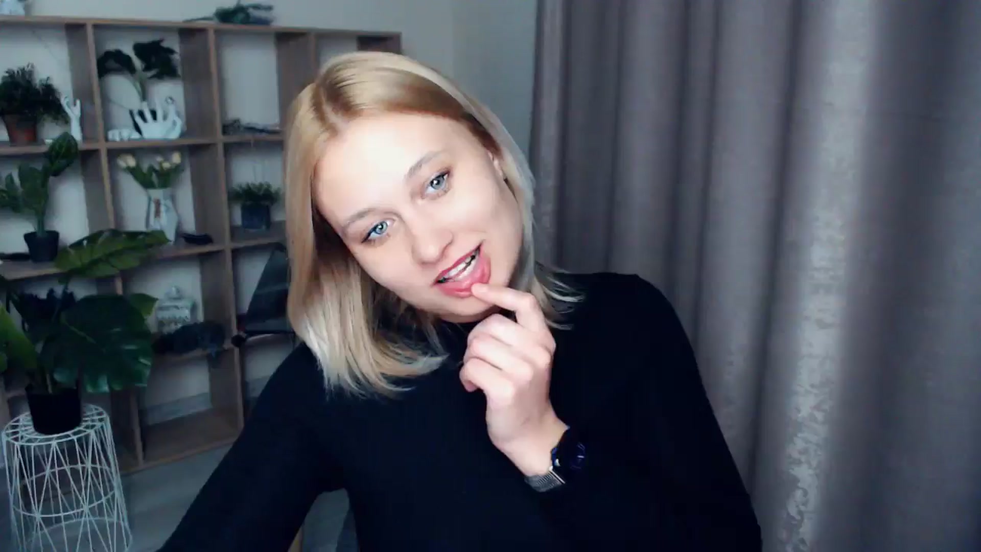 Gallery image thumbnail from Kukla_kolduna's myfreecams stream on, 03/21/2025, 18:16 image 13 of 20