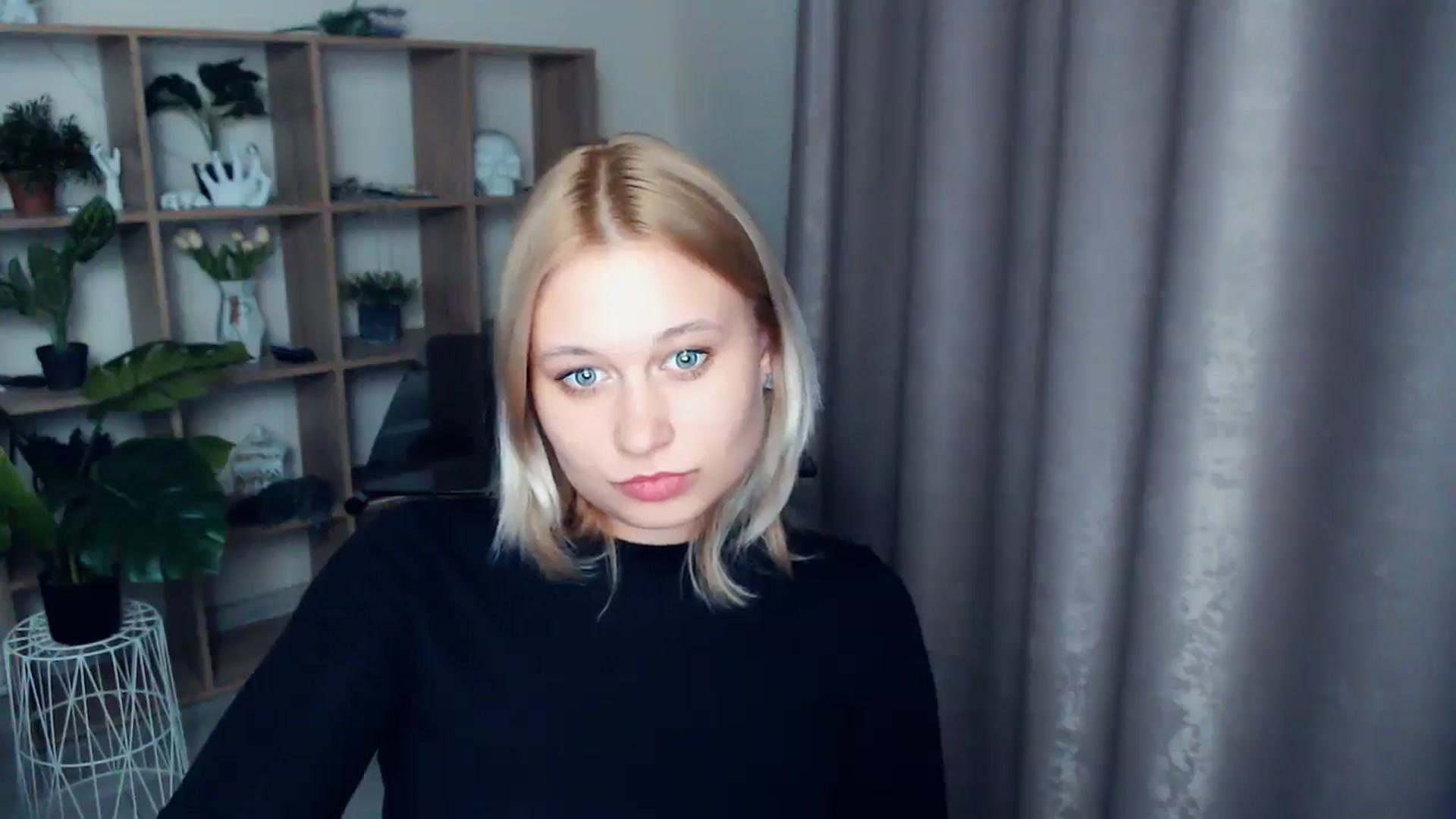Gallery image thumbnail from Kukla_kolduna's myfreecams stream on, 03/21/2025, 18:16 image 16 of 20