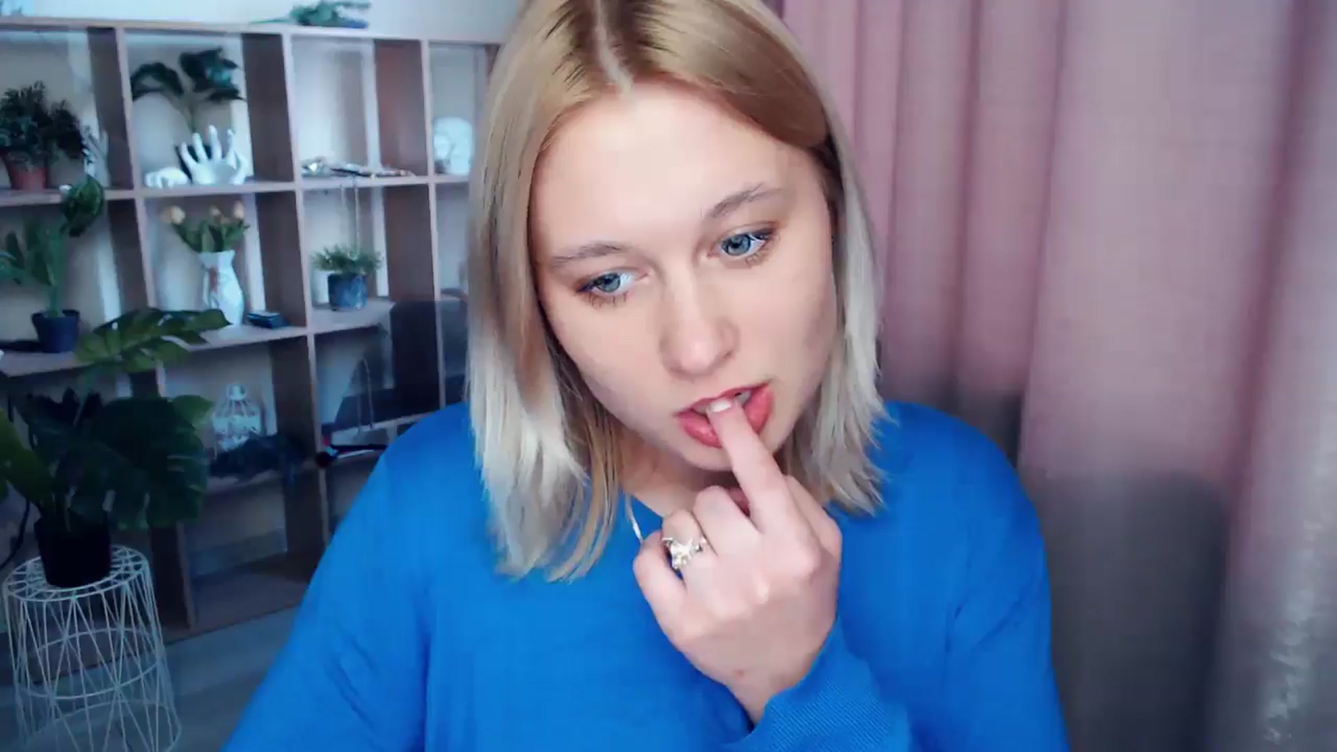Gallery image thumbnail from Kukla_kolduna's myfreecams stream on, 03/22/2025, 15:39 image 13 of 20