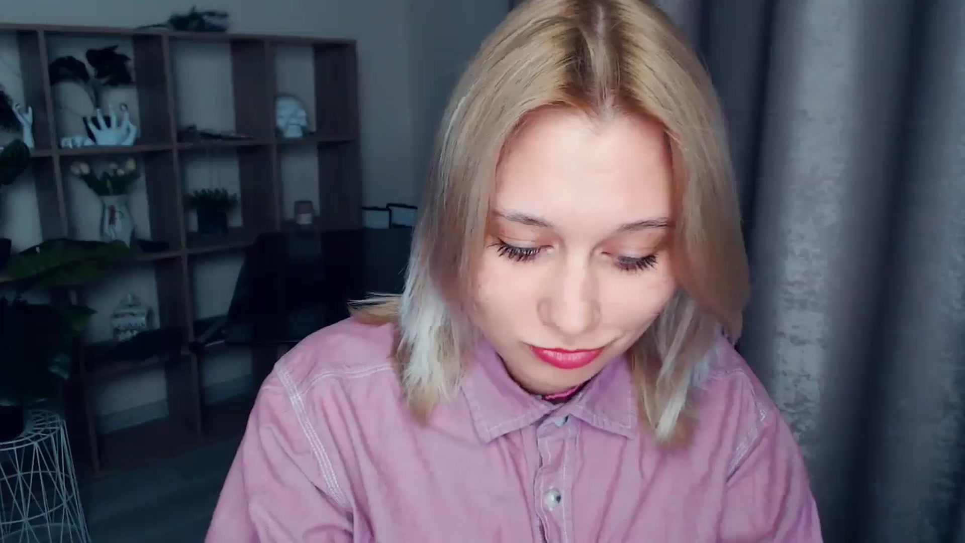 Gallery image thumbnail from Kukla_kolduna's myfreecams stream on, 03/23/2025, 17:12 image 10 of 20