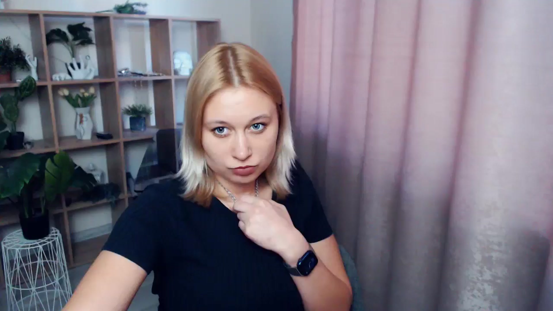 Gallery image thumbnail from Kukla_kolduna's myfreecams stream on, 03/26/2025, 16:12 image 11 of 20
