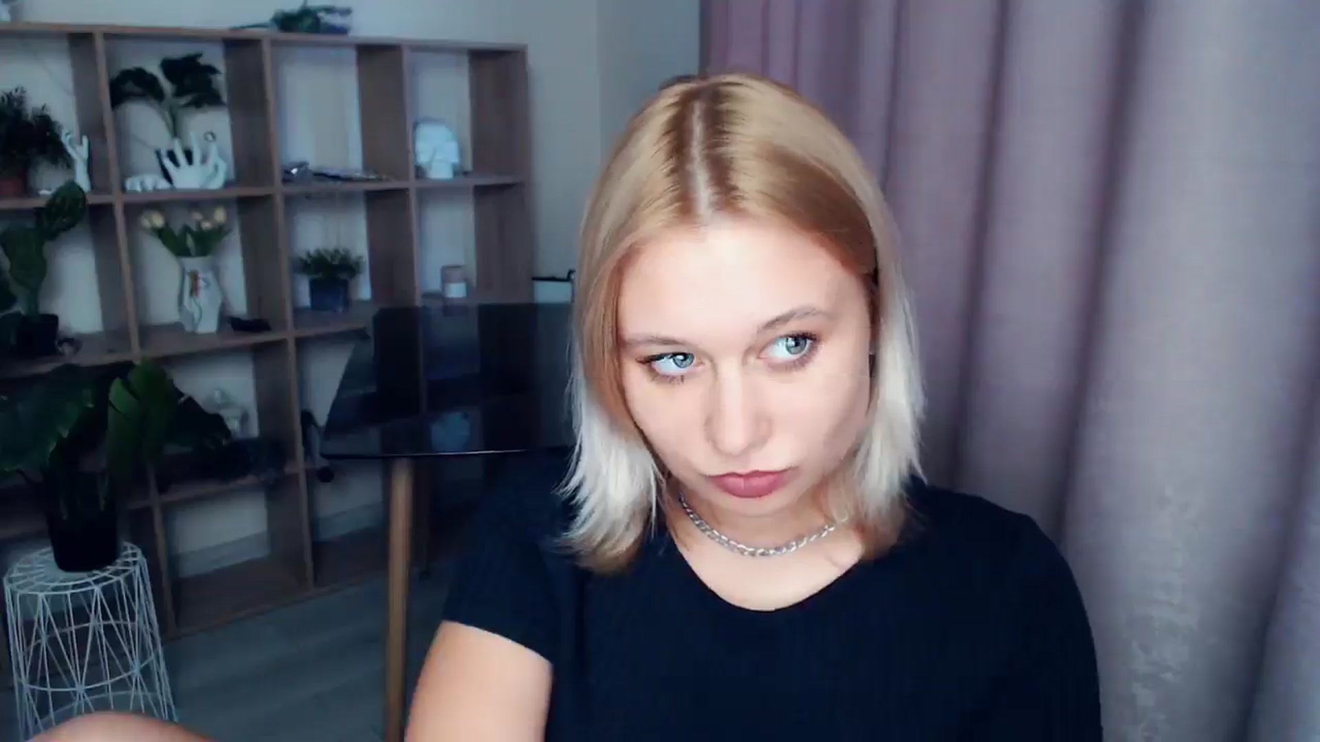 Gallery image thumbnail from Kukla_kolduna's myfreecams stream on, 03/26/2025, 16:12 image 20 of 20