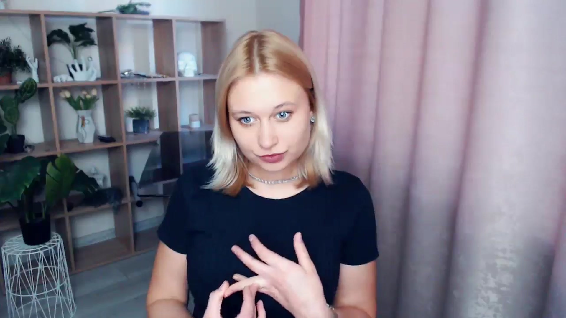Gallery image thumbnail from Kukla_kolduna's myfreecams stream on, 03/26/2025, 16:12 image 10 of 20