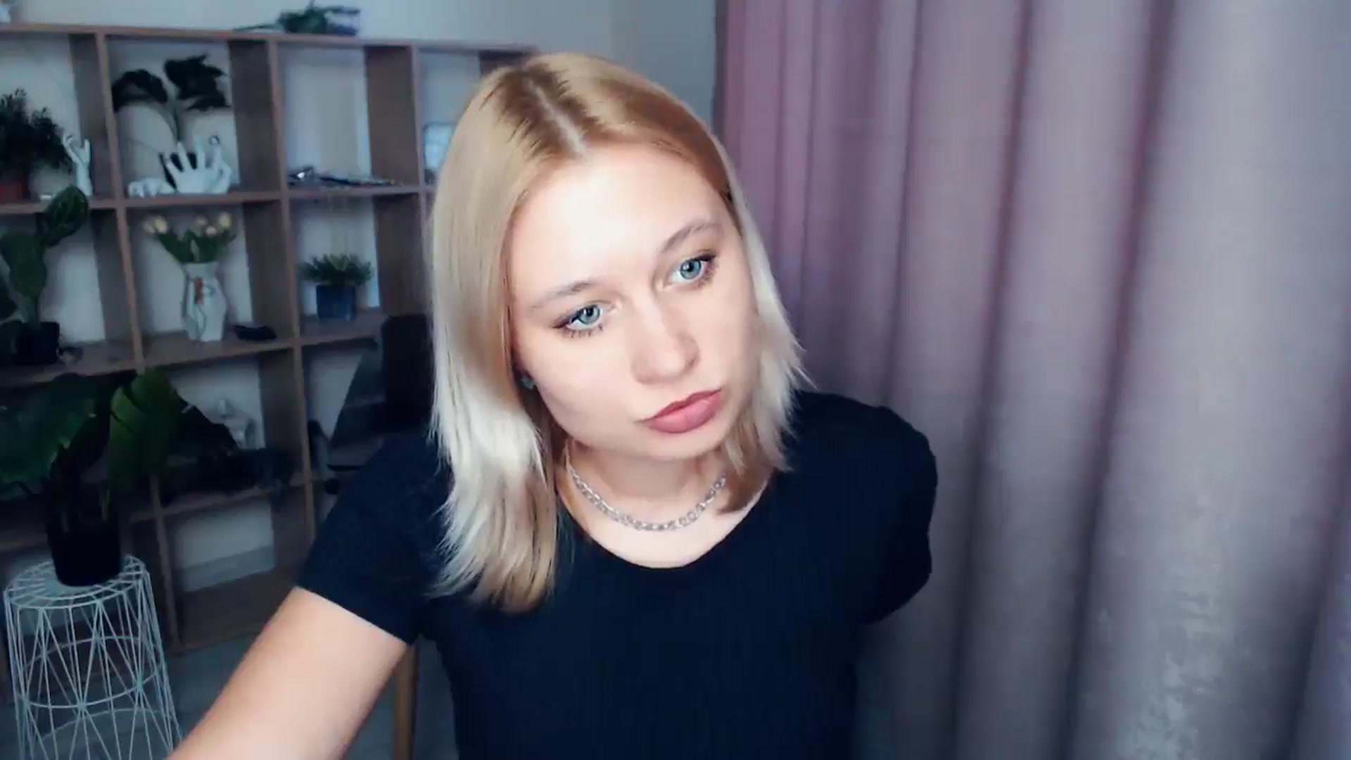 Gallery image thumbnail from Kukla_kolduna's myfreecams stream on, 03/26/2025, 16:12 image 18 of 20