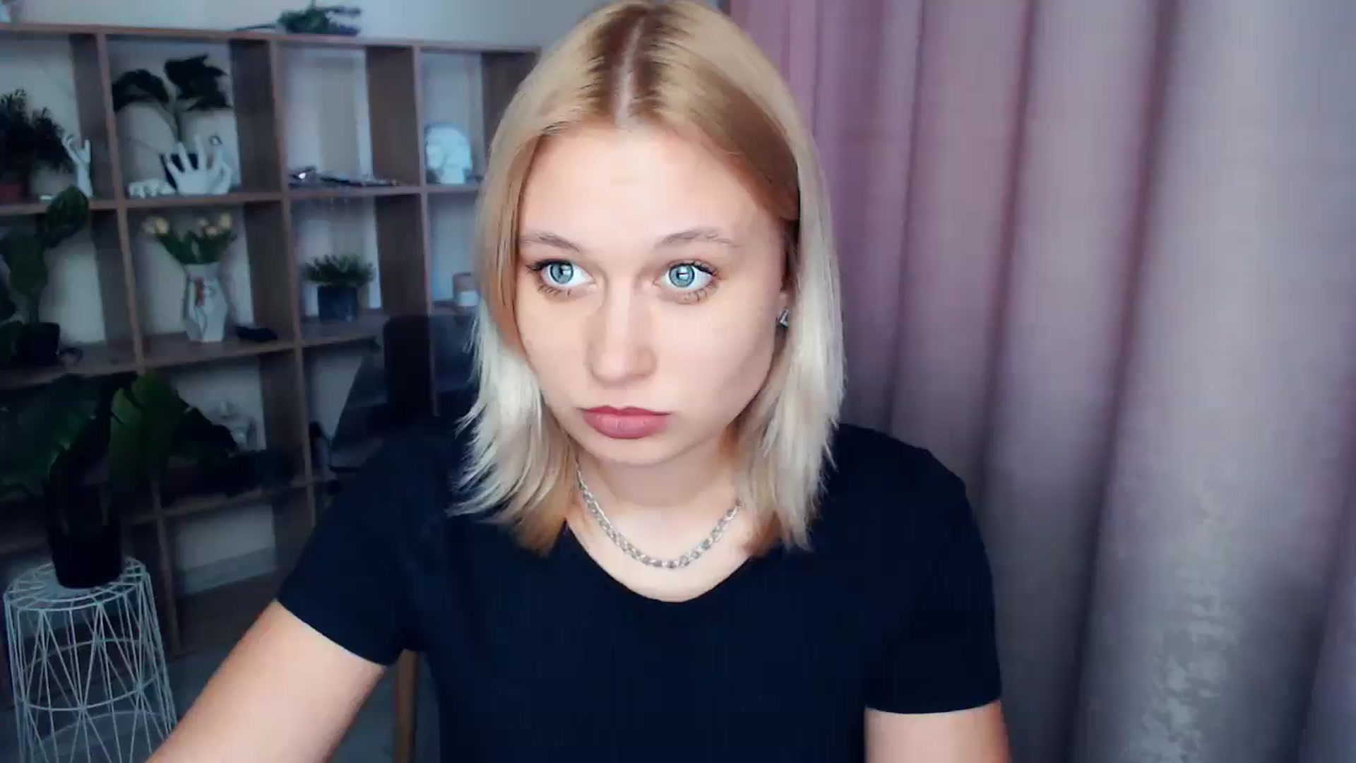 Gallery image thumbnail from Kukla_kolduna's myfreecams stream on, 03/26/2025, 16:12 image 14 of 20