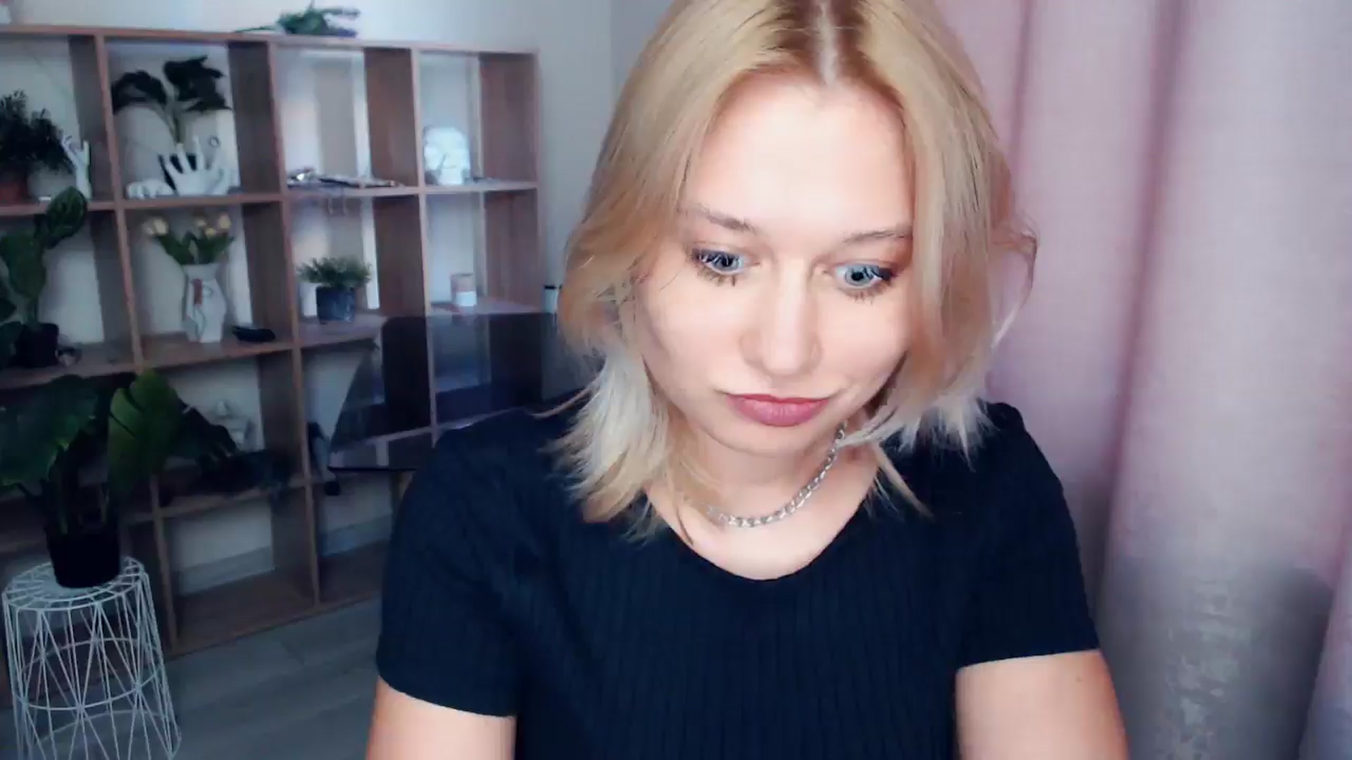 Gallery image thumbnail from Kukla_kolduna's myfreecams stream on, 03/26/2025, 16:12 image 4 of 20