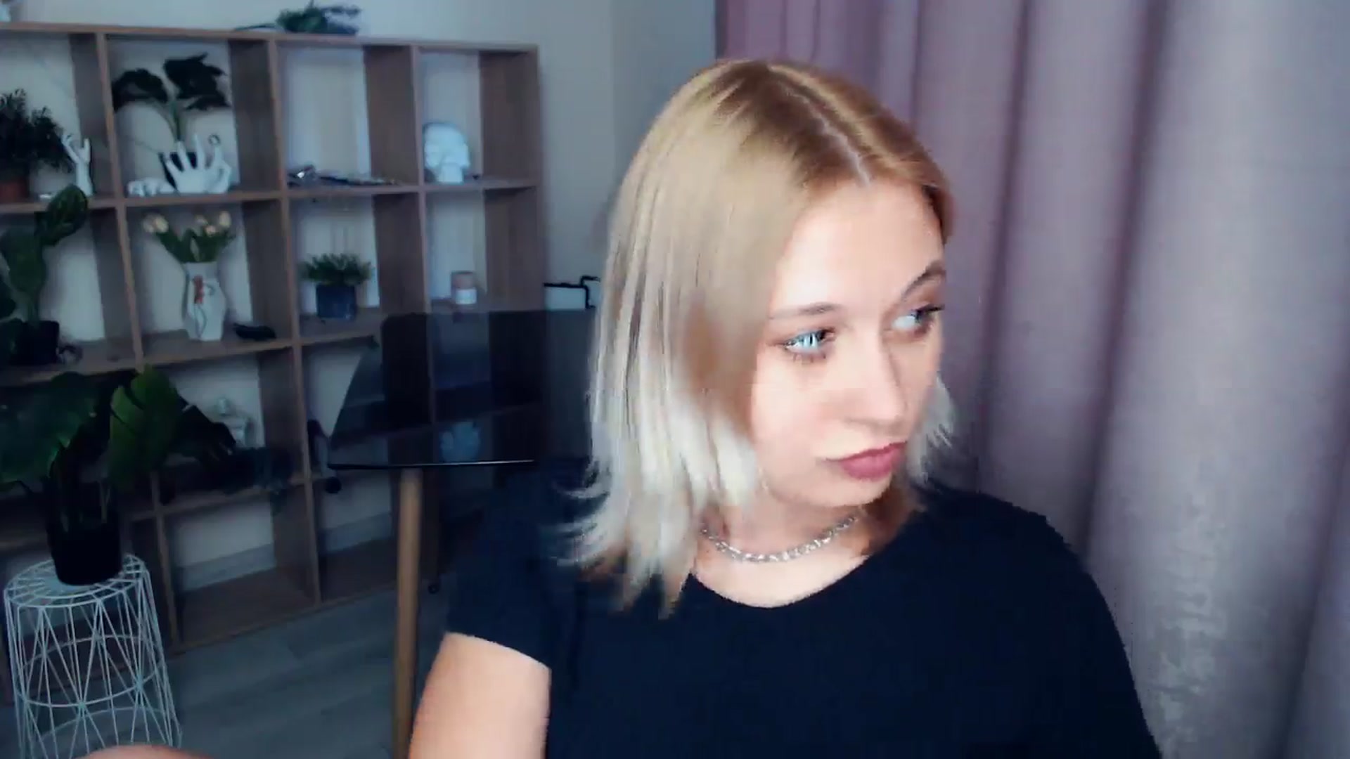 Gallery image thumbnail from Kukla_kolduna's myfreecams stream on, 03/26/2025, 16:12 image 19 of 20