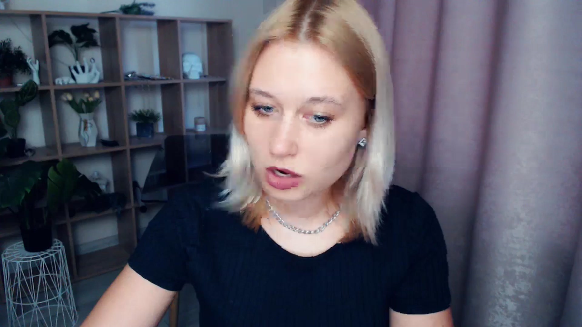 Gallery image thumbnail from Kukla_kolduna's myfreecams stream on, 03/26/2025, 16:12 image 17 of 20