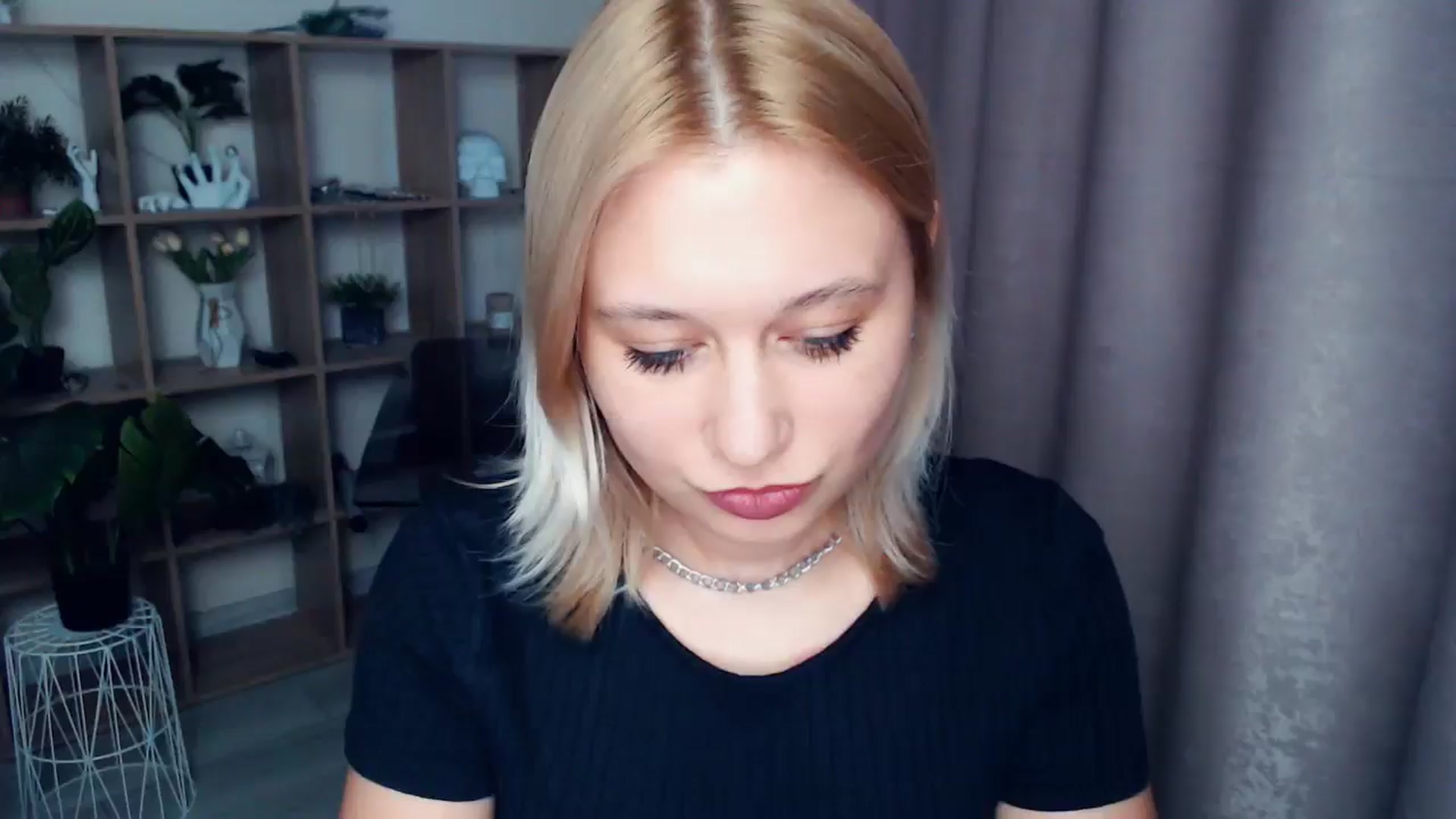 Gallery image thumbnail from Kukla_kolduna's myfreecams stream on, 03/26/2025, 17:04 image 1 of 20
