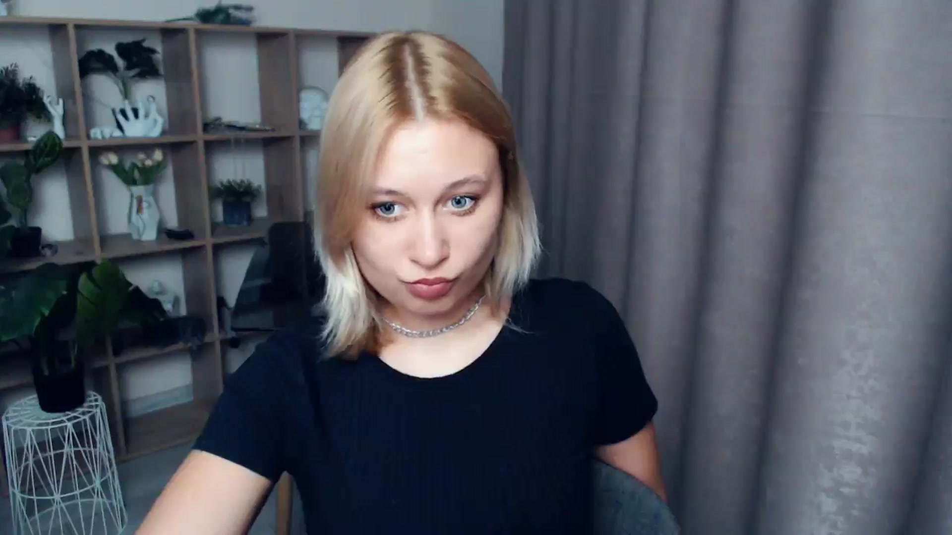 Gallery image thumbnail from Kukla_kolduna's myfreecams stream on, 03/26/2025, 17:04 image 20 of 20