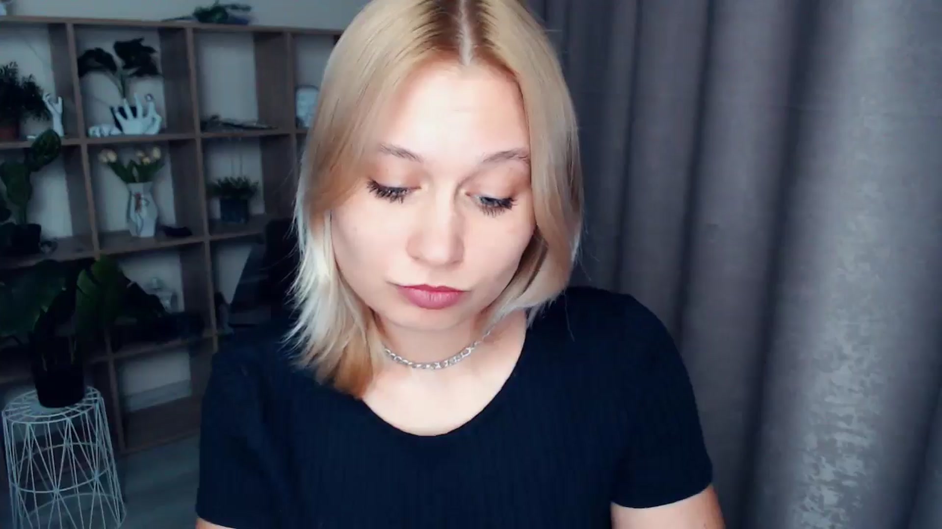 Gallery image thumbnail from Kukla_kolduna's myfreecams stream on, 03/26/2025, 17:04 image 16 of 20