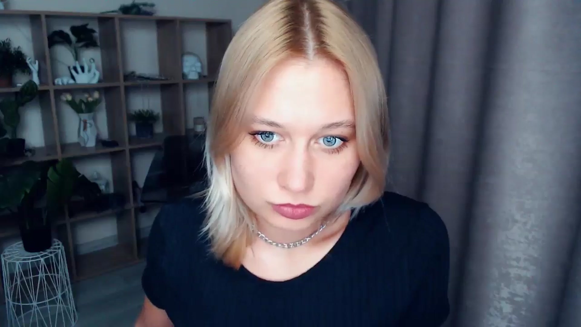 Gallery image thumbnail from Kukla_kolduna's myfreecams stream on, 03/26/2025, 17:04 image 15 of 20