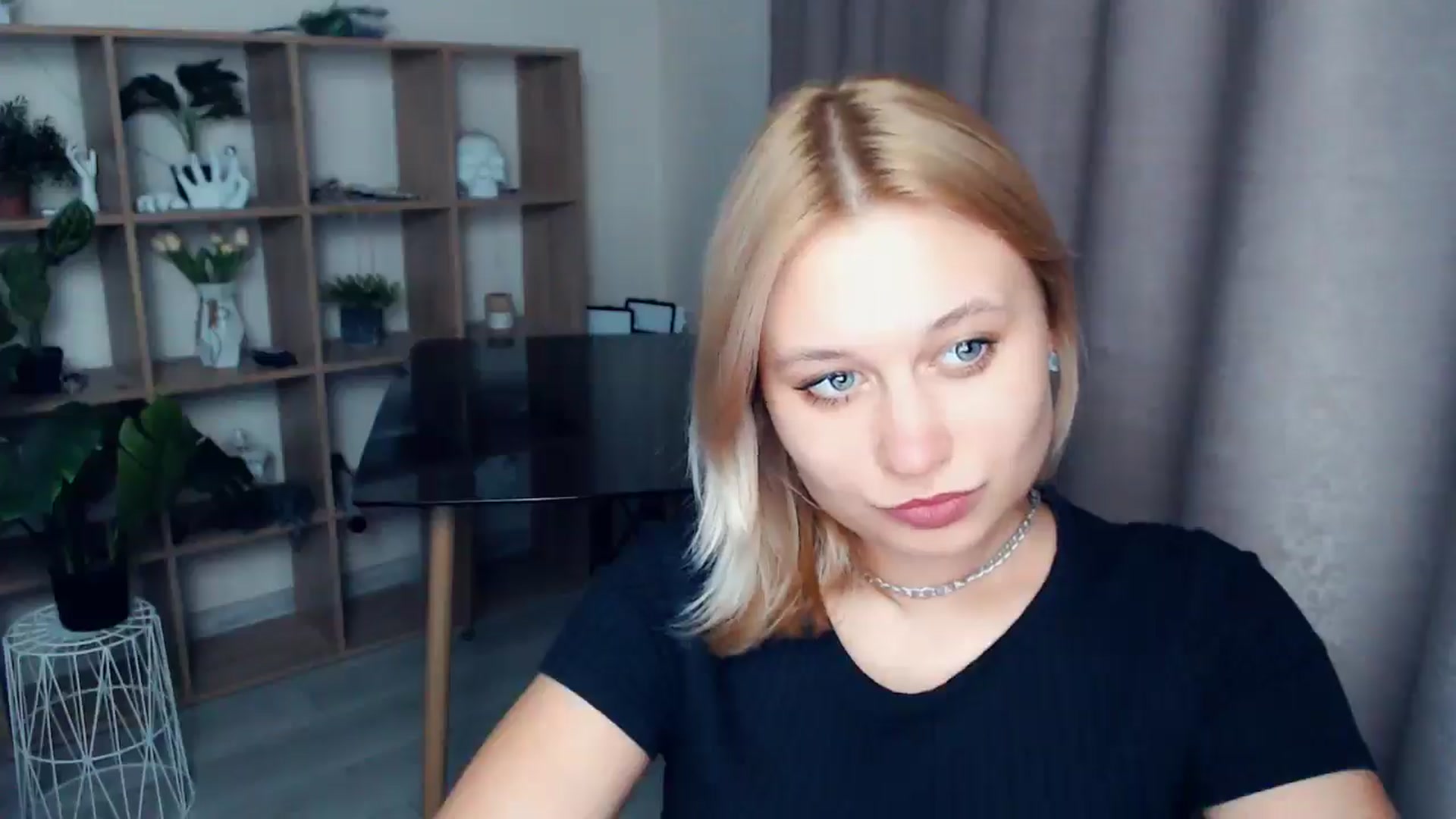 Gallery image thumbnail from Kukla_kolduna's myfreecams stream on, 03/26/2025, 17:04 image 12 of 20