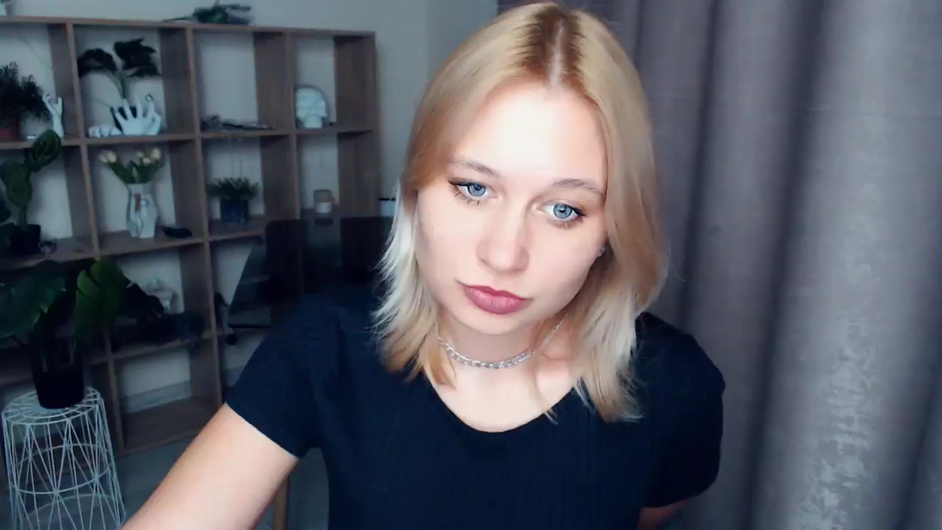 Gallery image thumbnail from Kukla_kolduna's myfreecams stream on, 03/26/2025, 17:04 image 8 of 20