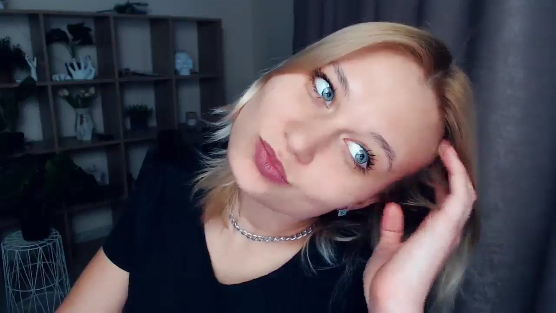 Gallery image thumbnail from Kukla_kolduna's myfreecams stream on, 03/26/2025, 17:04 image 4 of 20