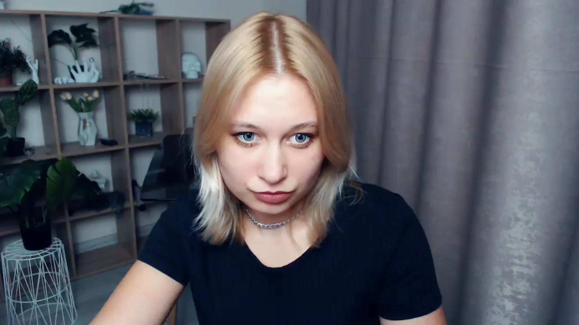 Gallery image thumbnail from Kukla_kolduna's myfreecams stream on, 03/26/2025, 17:04 image 10 of 20