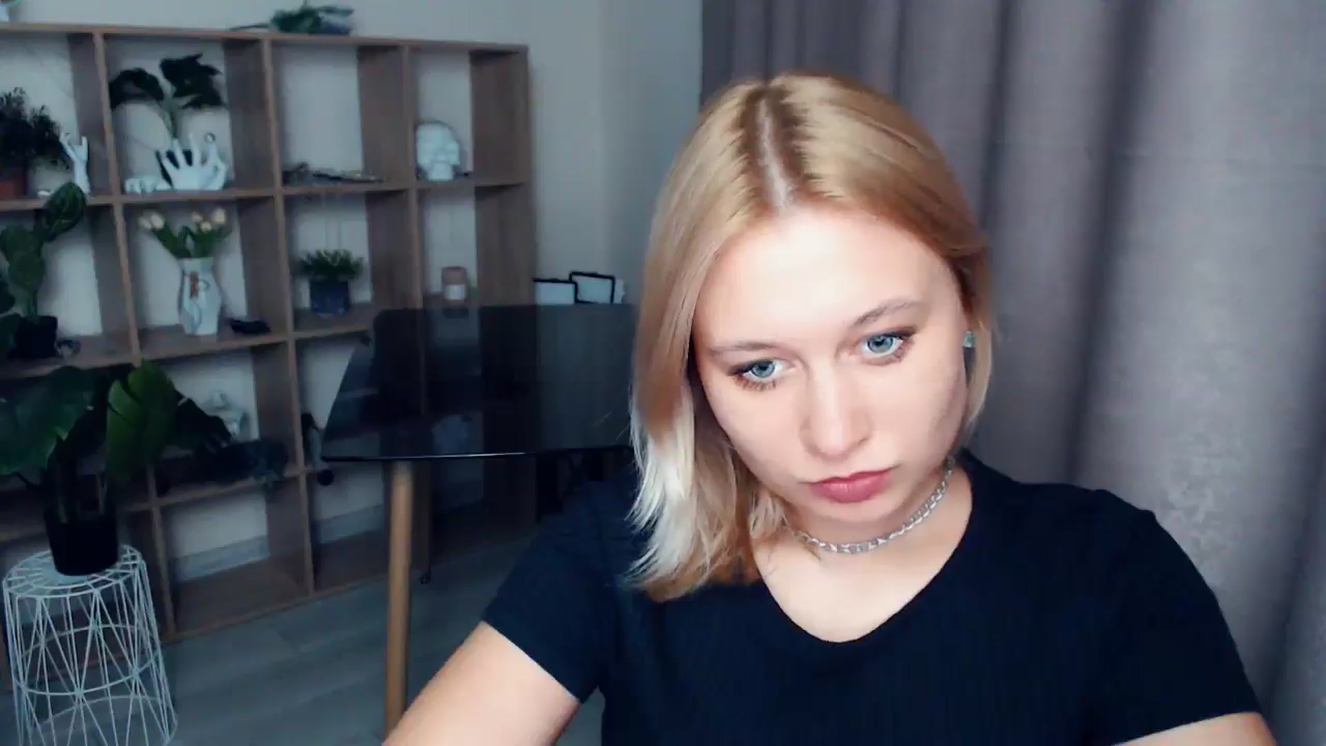 Gallery image thumbnail from Kukla_kolduna's myfreecams stream on, 03/26/2025, 17:04 image 13 of 20