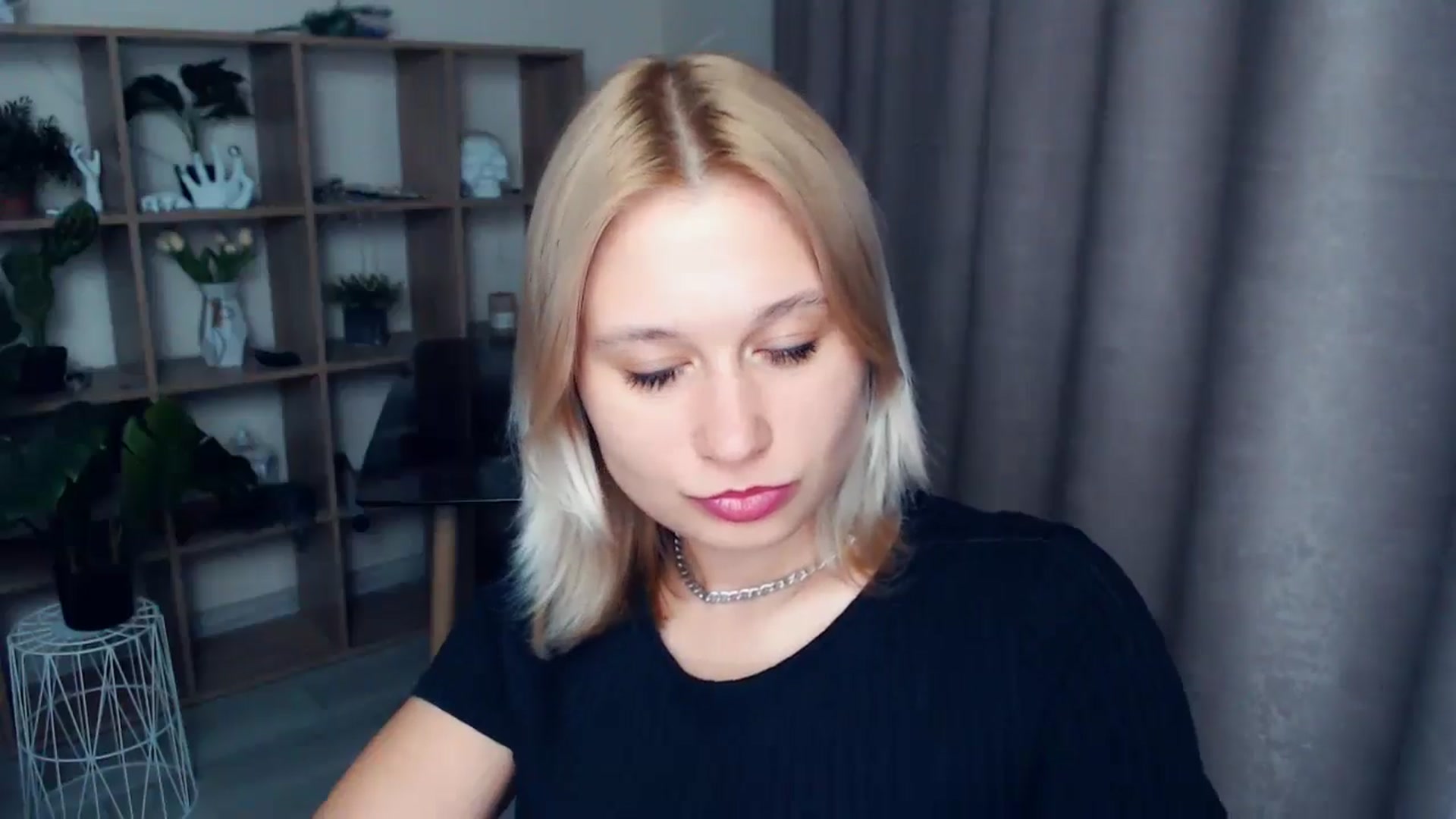 Gallery image thumbnail from Kukla_kolduna's myfreecams stream on, 03/26/2025, 18:53 image 10 of 20