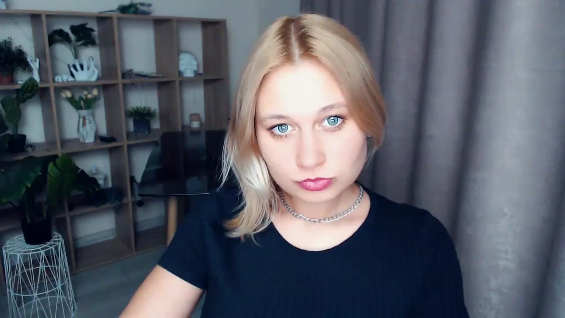 Gallery image thumbnail from Kukla_kolduna's myfreecams stream on, 03/26/2025, 18:53 image 13 of 20