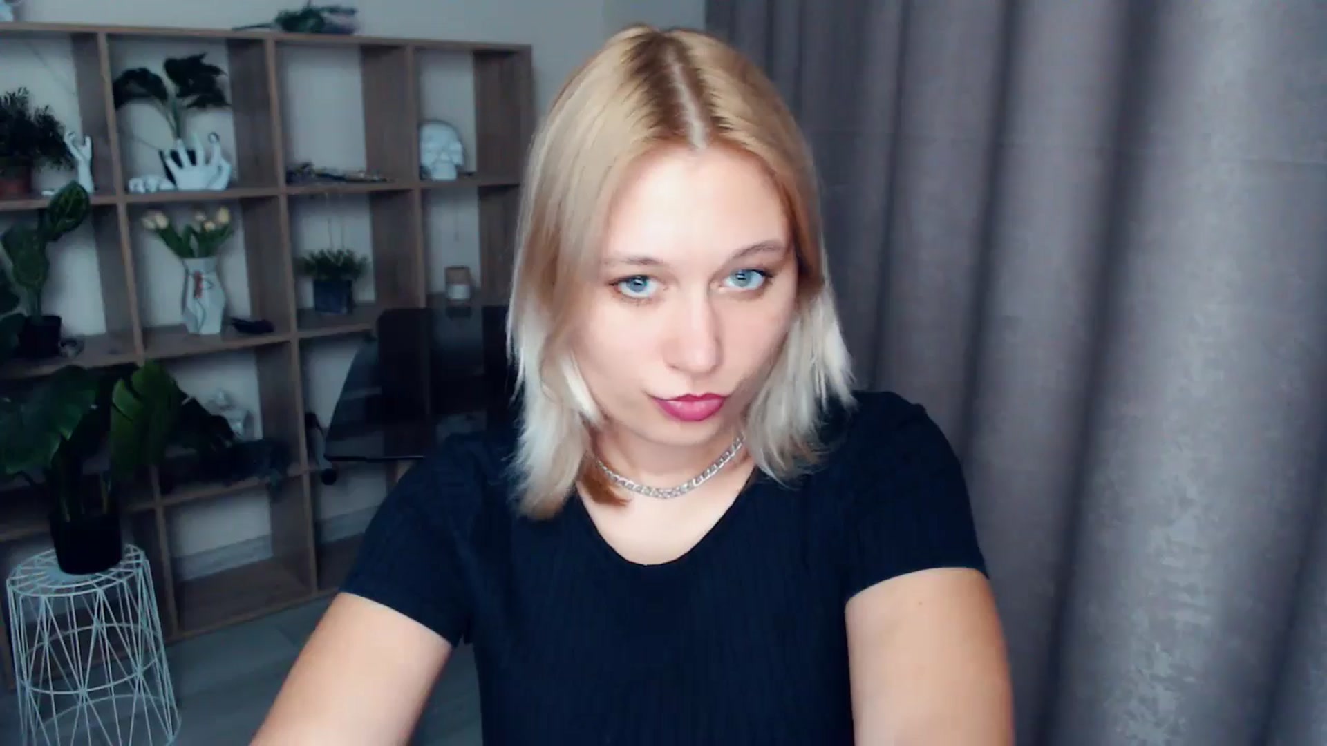Gallery image thumbnail from Kukla_kolduna's myfreecams stream on, 03/26/2025, 18:53 image 6 of 20