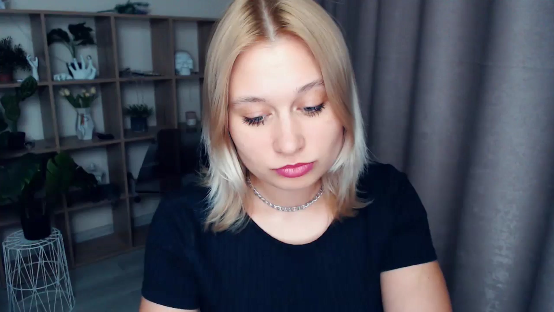 Gallery image thumbnail from Kukla_kolduna's myfreecams stream on, 03/26/2025, 18:53 image 18 of 20