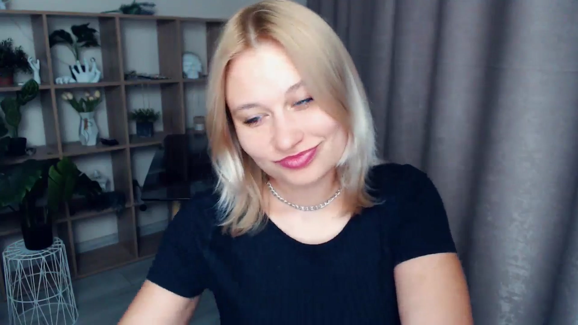 Gallery image thumbnail from Kukla_kolduna's myfreecams stream on, 03/26/2025, 18:53 image 19 of 20