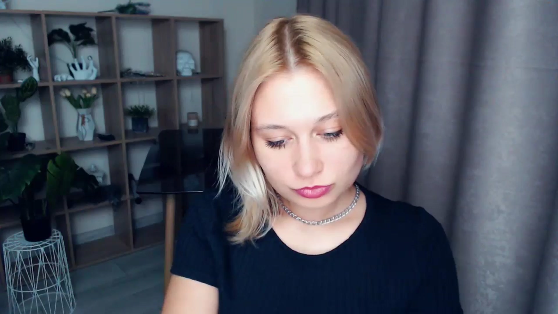 Gallery image thumbnail from Kukla_kolduna's myfreecams stream on, 03/26/2025, 18:53 image 14 of 20
