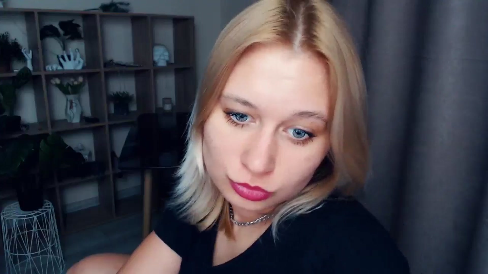Gallery image thumbnail from Kukla_kolduna's myfreecams stream on, 03/26/2025, 18:53 image 4 of 20