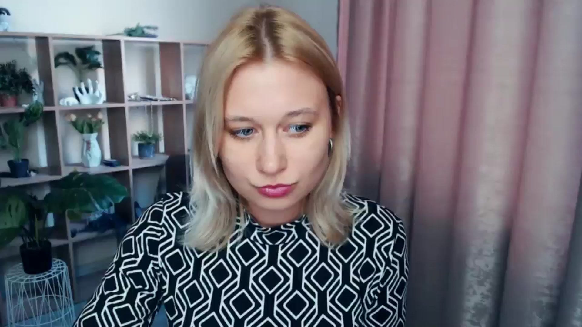 Gallery image thumbnail from Kukla_kolduna's myfreecams stream on, 03/27/2025, 16:51 image 4 of 20