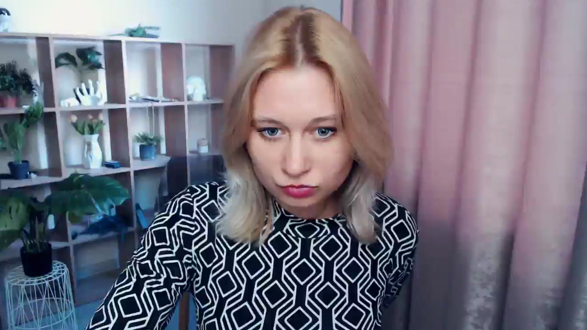 Gallery image thumbnail from Kukla_kolduna's myfreecams stream on, 03/27/2025, 16:51 image 2 of 20