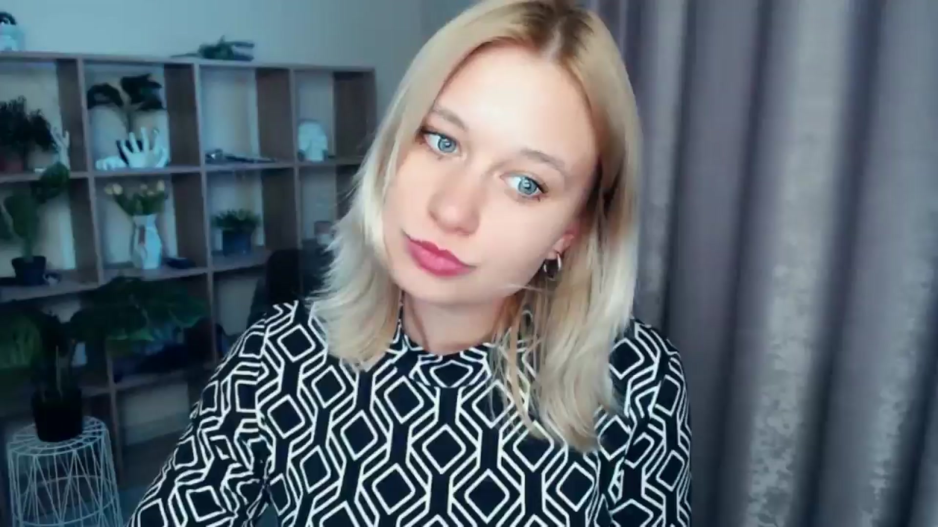 Gallery image thumbnail from Kukla_kolduna's myfreecams stream on, 03/27/2025, 16:51 image 11 of 20