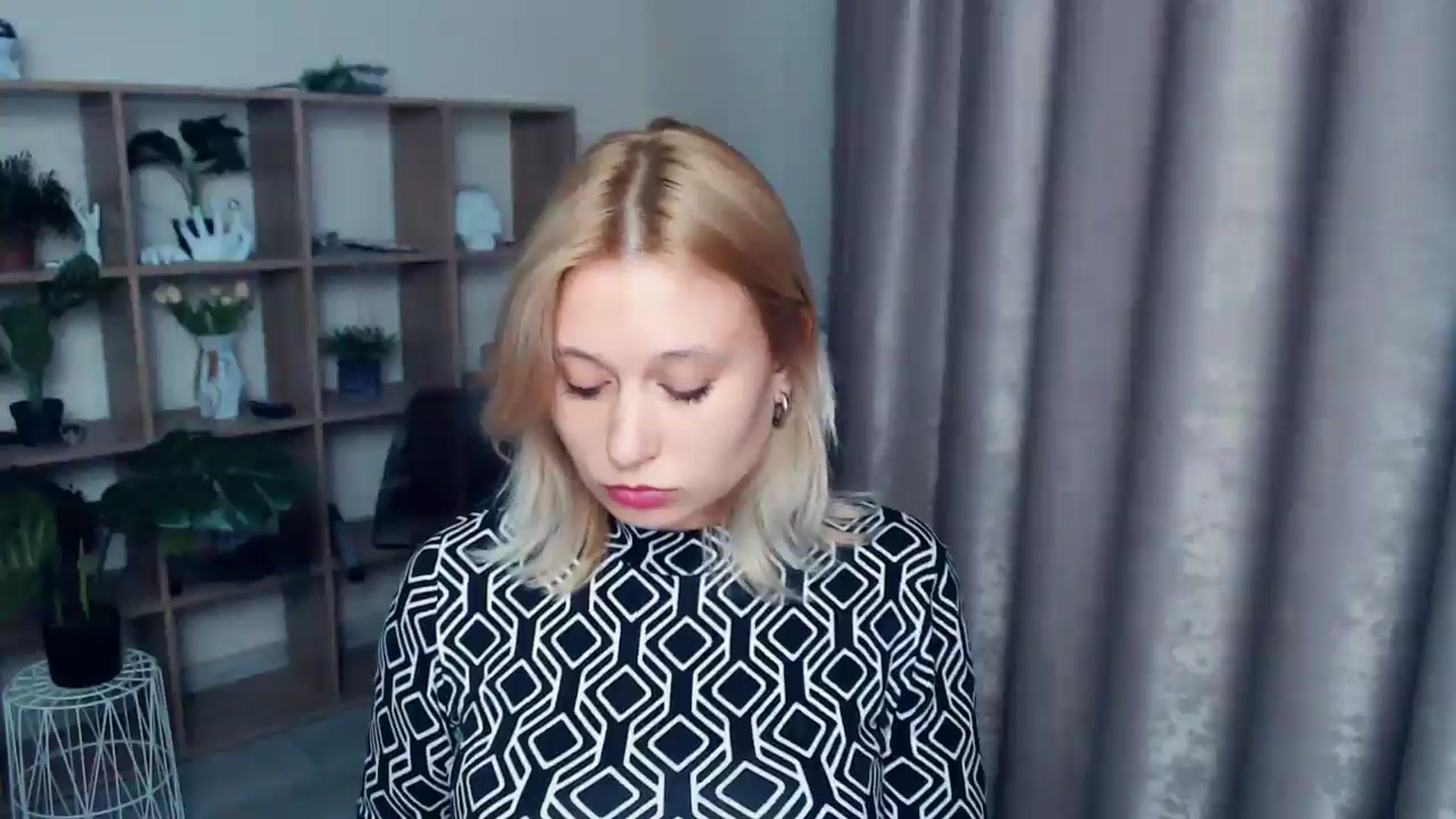 Gallery image thumbnail from Kukla_kolduna's myfreecams stream on, 03/27/2025, 16:51 image 16 of 20