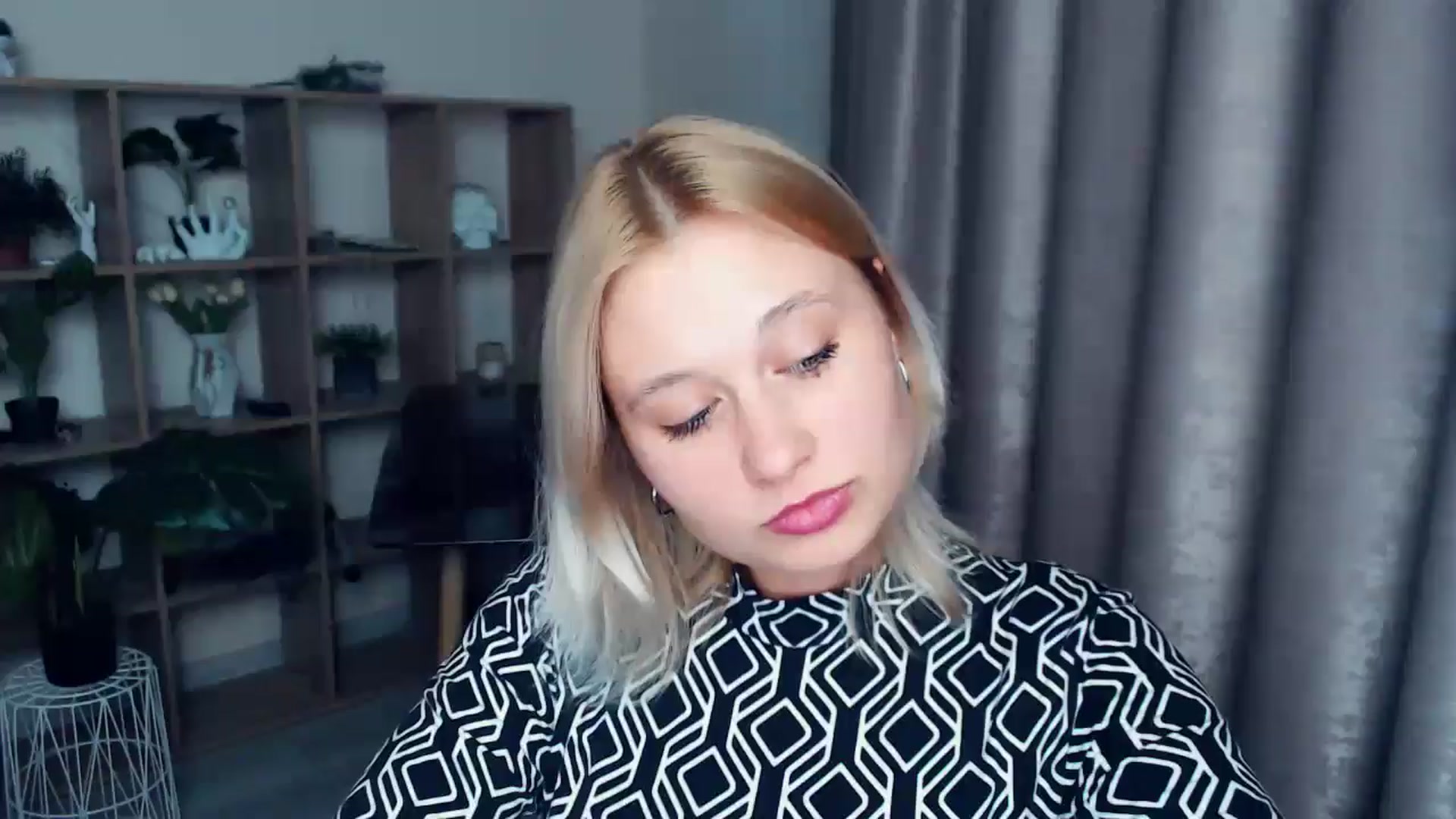 Gallery image thumbnail from Kukla_kolduna's myfreecams stream on, 03/27/2025, 19:08 image 8 of 20