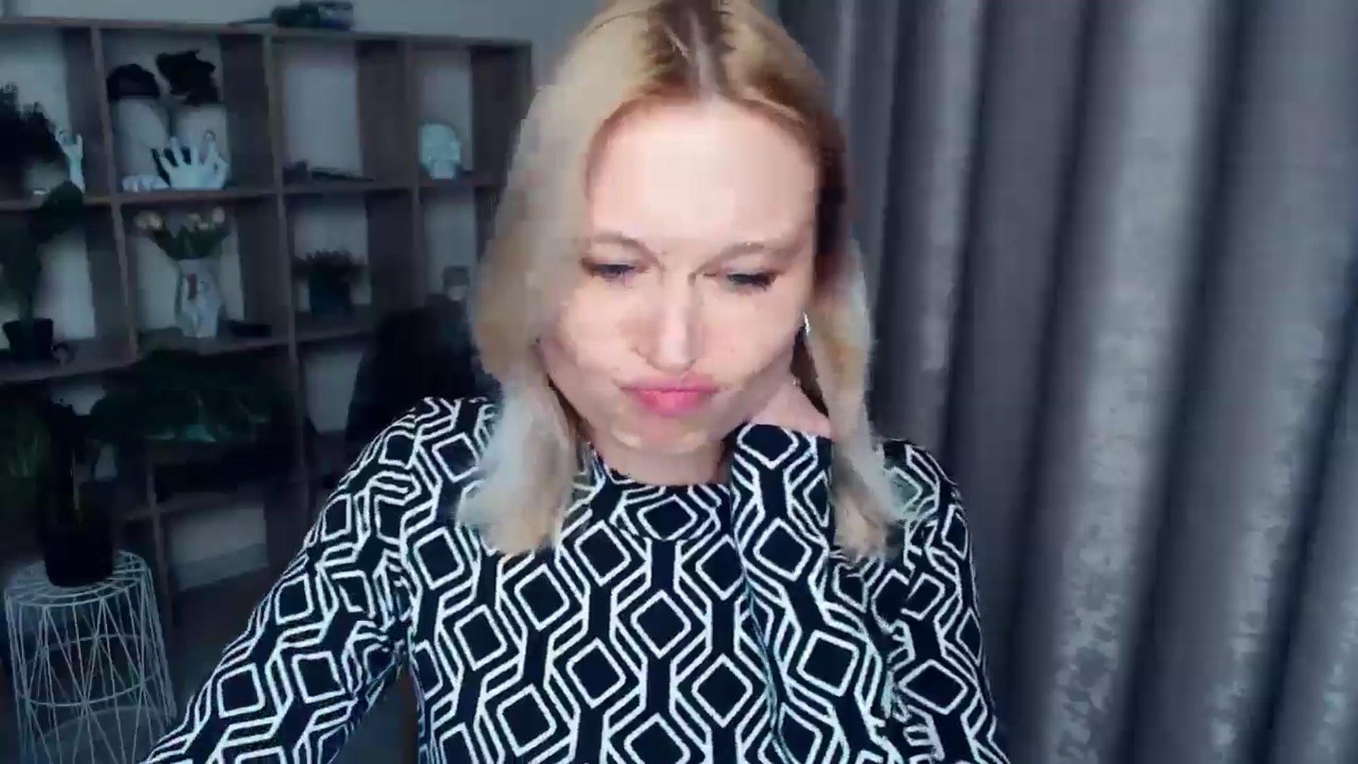 Gallery image thumbnail from Kukla_kolduna's myfreecams stream on, 03/27/2025, 19:08 image 16 of 20