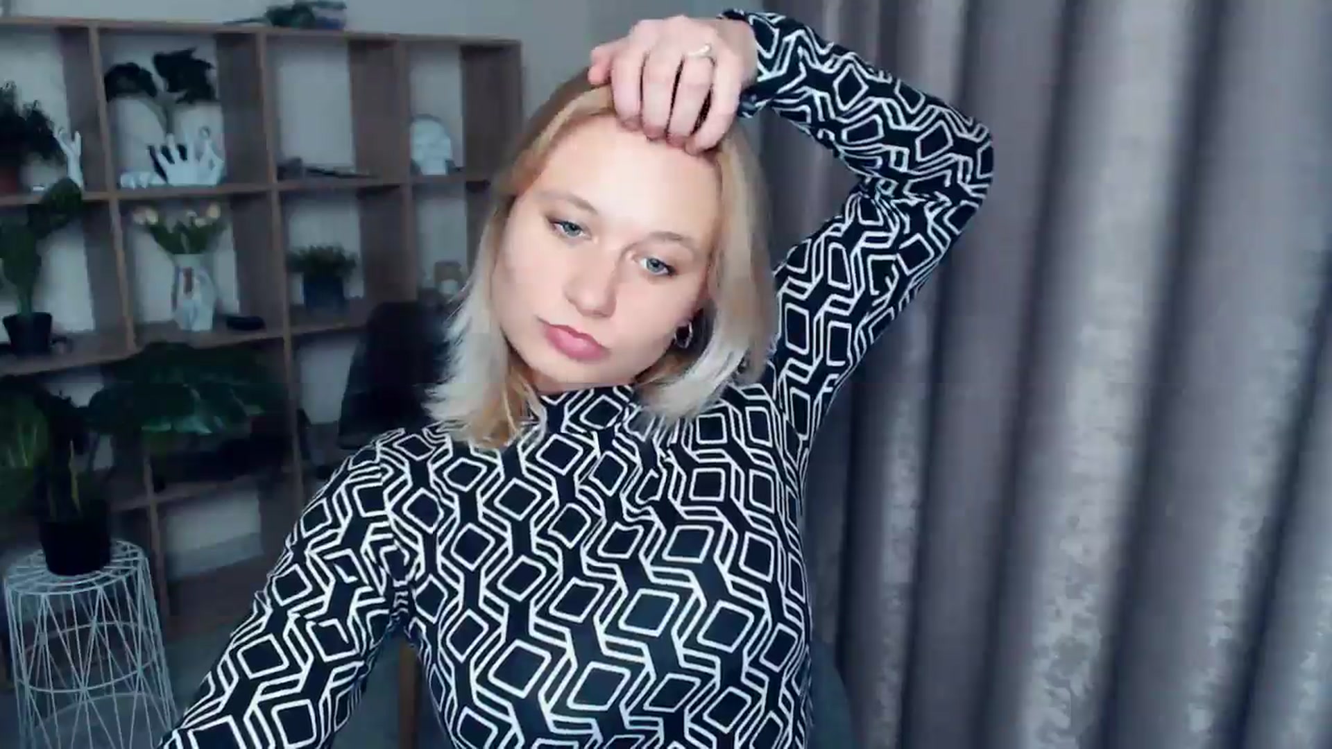 Gallery image thumbnail from Kukla_kolduna's myfreecams stream on, 03/27/2025, 19:08 image 14 of 20