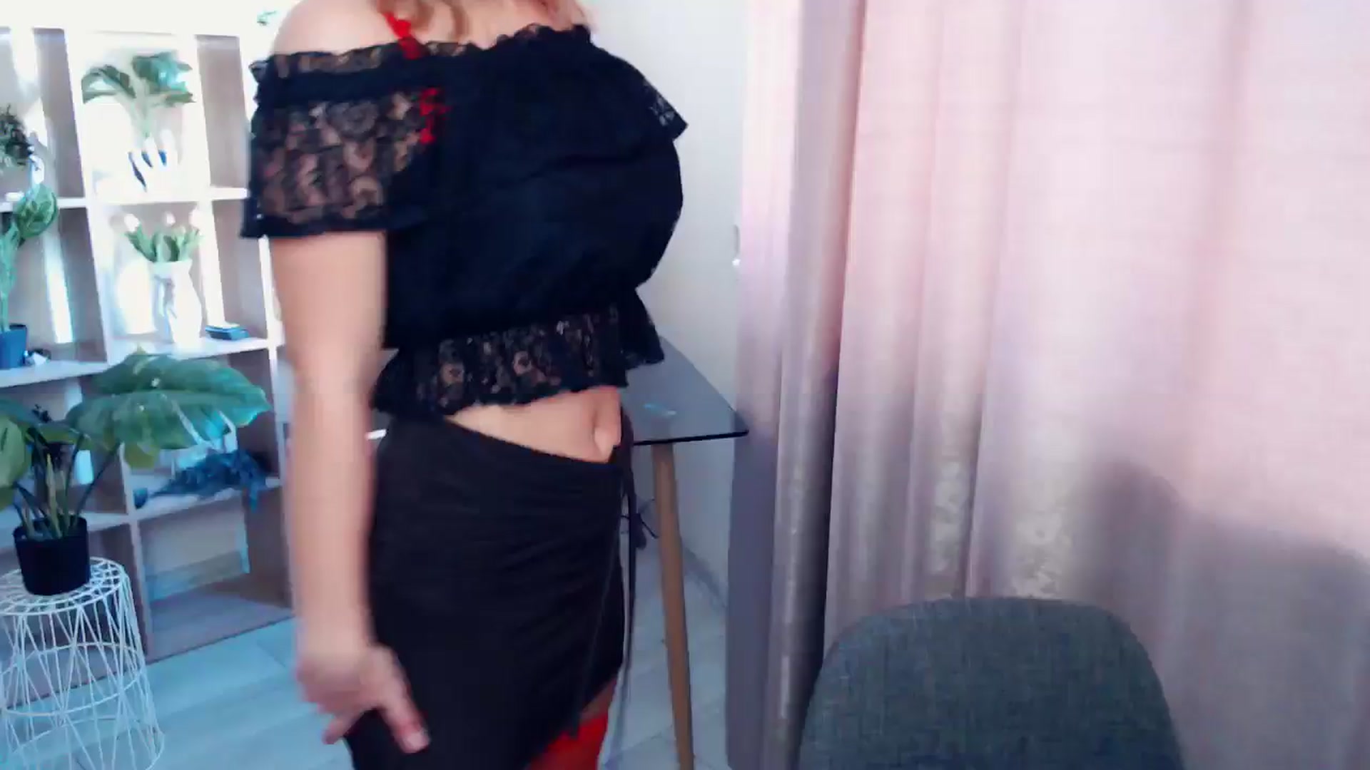 Gallery image thumbnail from Kukla_kolduna's myfreecams stream on, 03/28/2025, 15:25 image 1 of 20