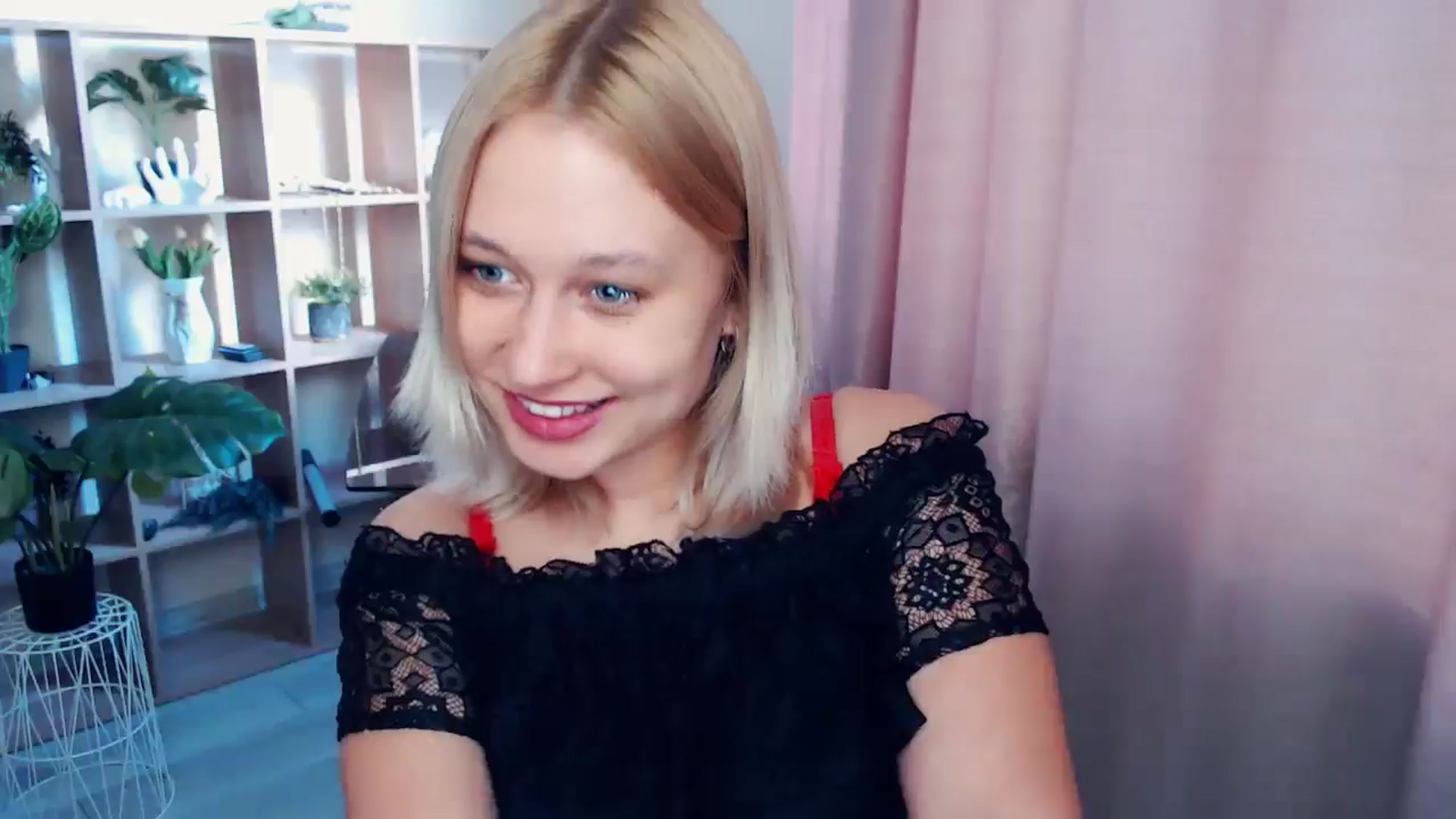 Gallery image thumbnail from Kukla_kolduna's myfreecams stream on, 03/28/2025, 15:25 image 16 of 20