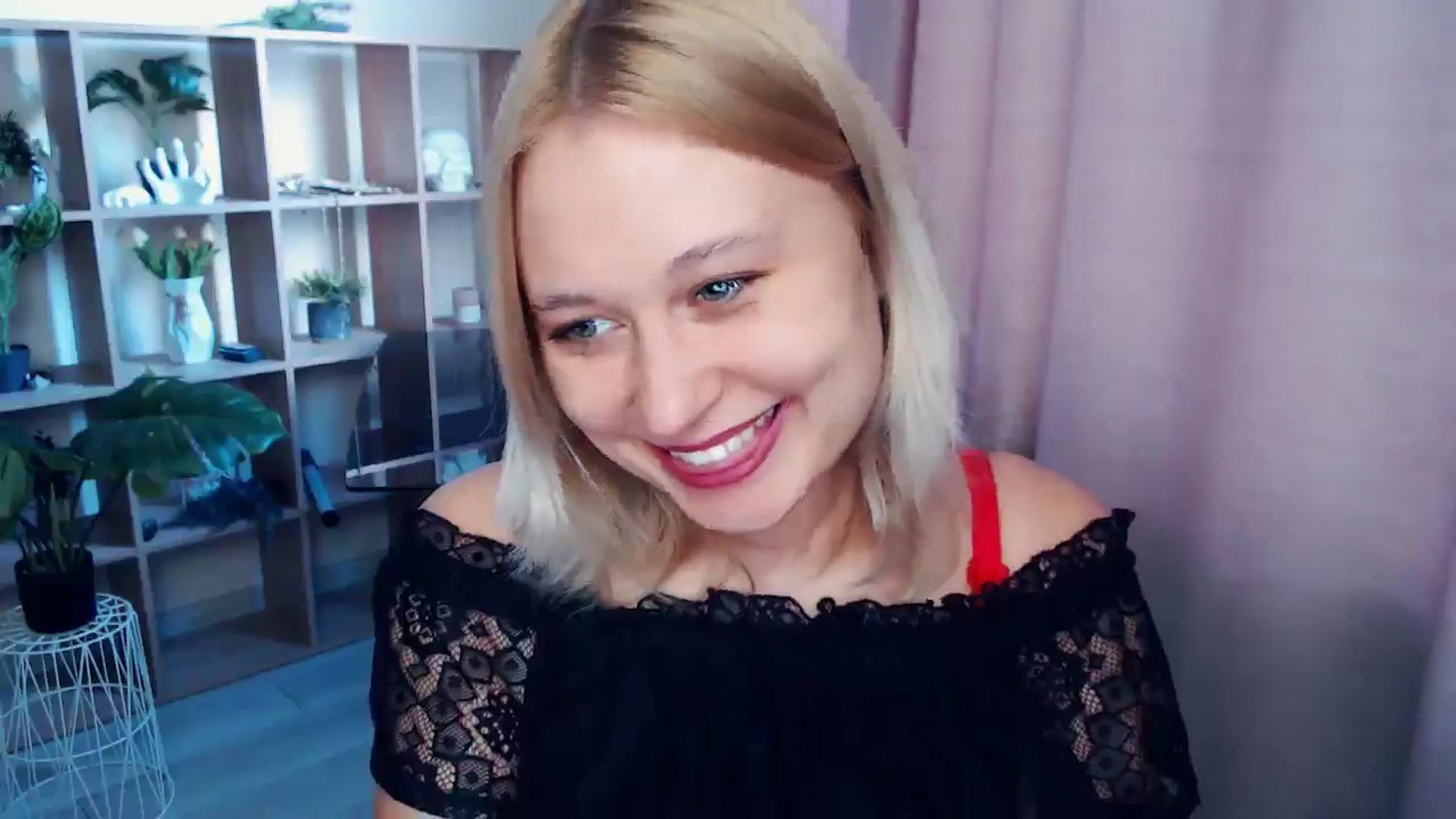 Gallery image thumbnail from Kukla_kolduna's myfreecams stream on, 03/28/2025, 15:25 image 13 of 20
