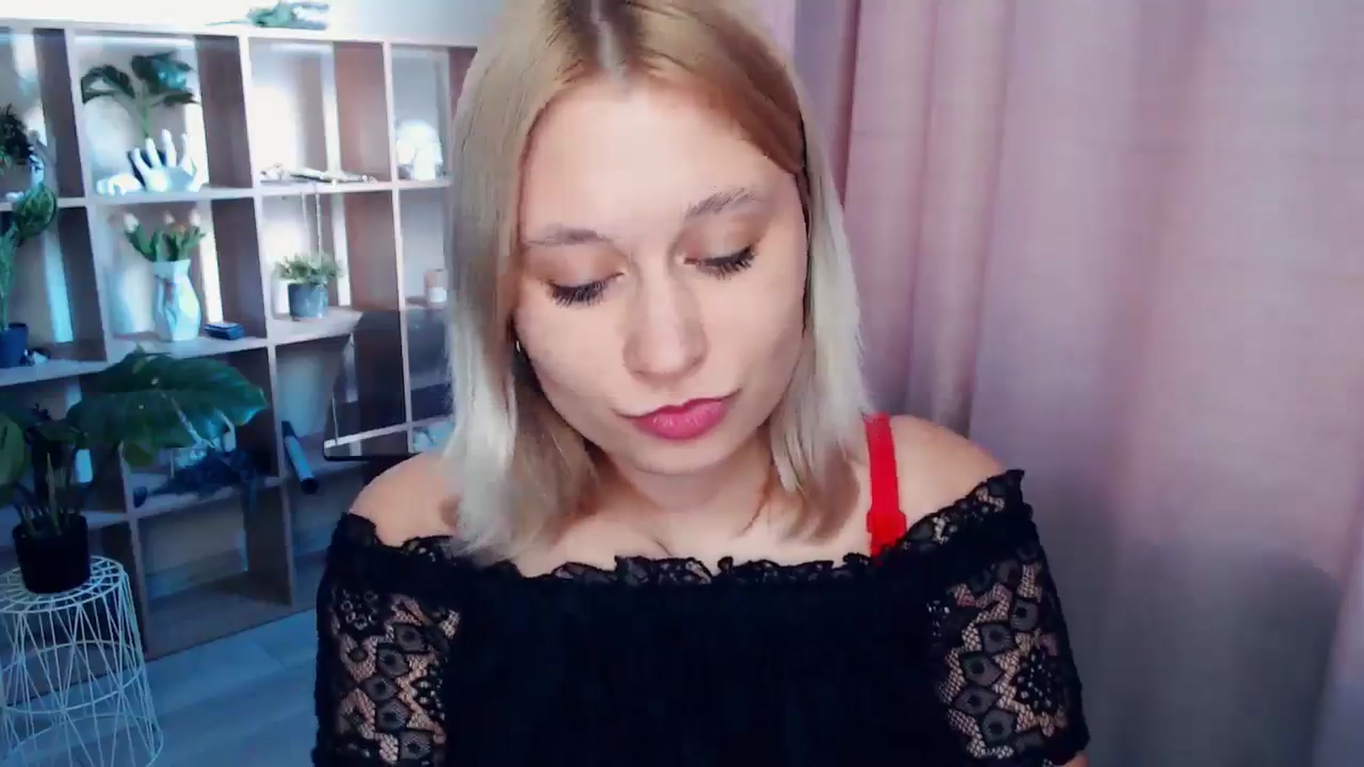 Gallery image thumbnail from Kukla_kolduna's myfreecams stream on, 03/28/2025, 15:25 image 19 of 20